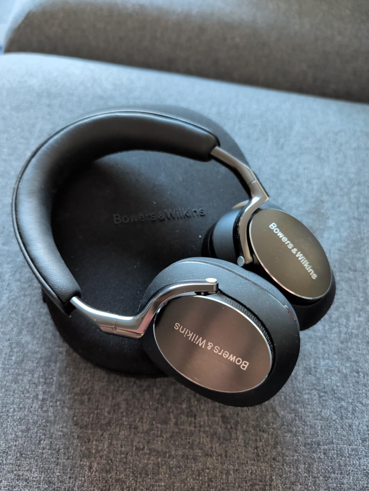Bowers & Wilkins Px8 Over-Ear Wireless Headphones, Dark Forest customer photo 2
