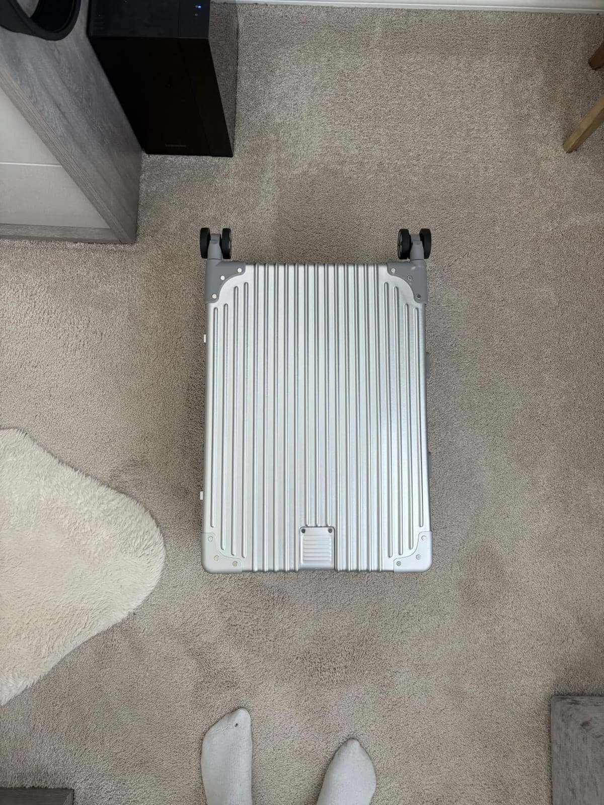 HotWay Zipperless Suitcase with Aluminum Frame, Carry On 20 Inch, Silver customer photo 2