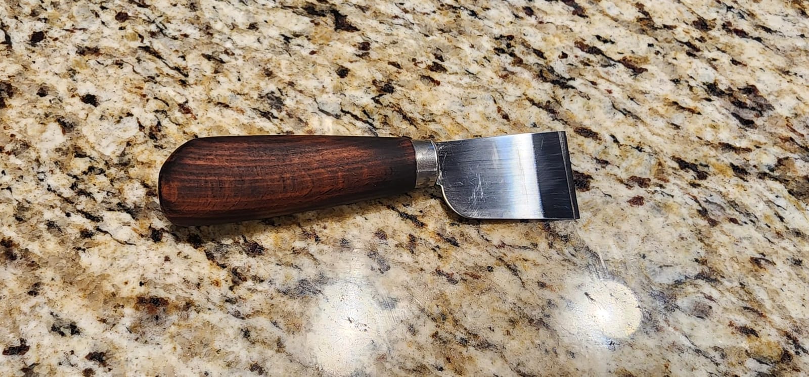 Leather Edge Skiving Beveler Tool 5 Set,French Beveler,Wide Mouth Leathercraft Edge Skiving Beveler Leather Trimmer with Wooden Handle Five Sizes(0.8mm,1mm,1.2mm,1.4mm and 1.6mm) customer photo 1