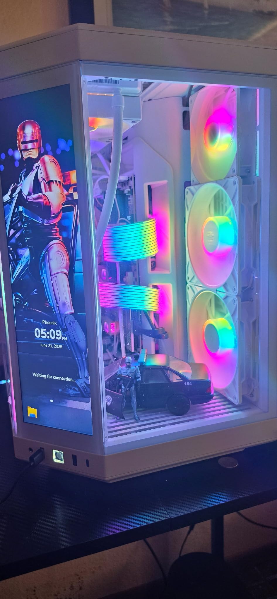 HYTE Y70 Modern Aesthetic Gaming PC Case - Panoramic Glass, High-Airflow Design, Cable Management, Dual Chamber ATX Mid-Tower Chassis, 10 Fan Capacity, Luxury PCIe 4.0 Riser Cable - Strawberry/Pink customer photo 2