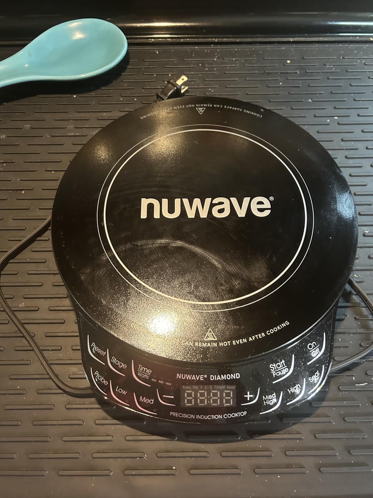 Nuwave Portable Induction Cooktop Diamond with Probe, 100°F to 500°F customer photo 1