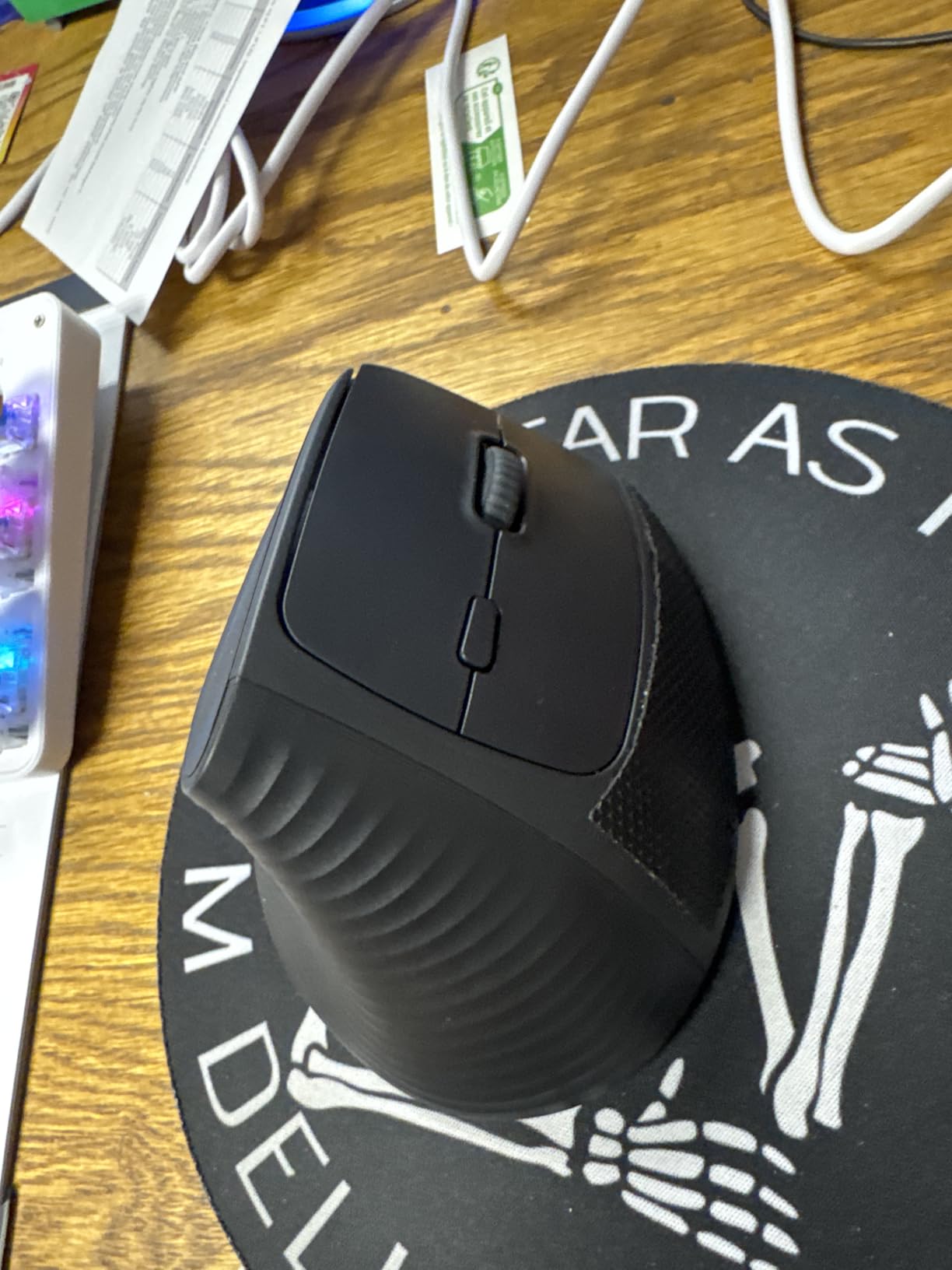 UGREEN Ergonomic Wireless Mouse, Bluetooth & 2.4G Wireless, Quiet Clicks customer photo 2