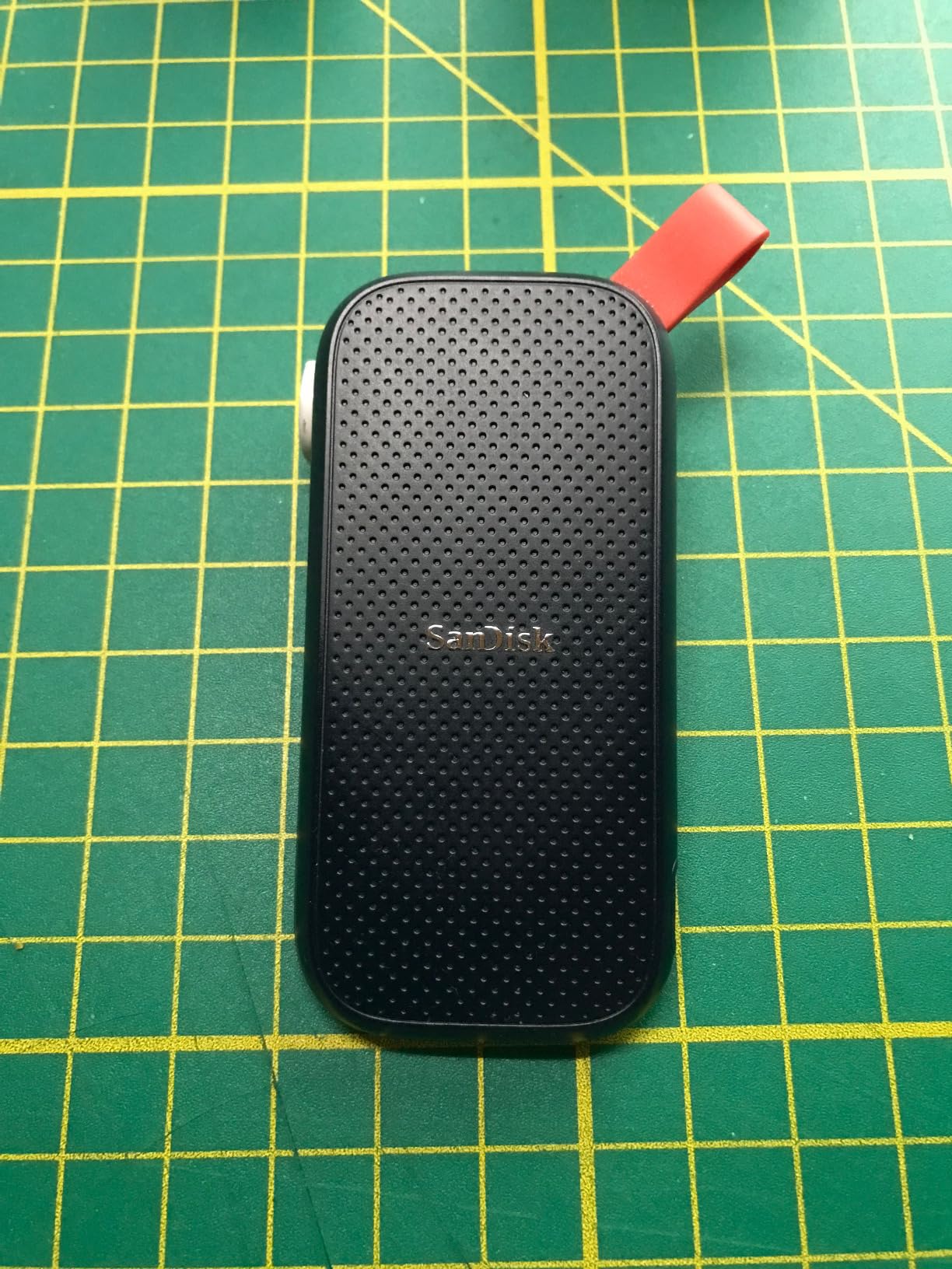 Sandisk 1TB Portable SSD, Up to 800MB/s Read Speeds, Fortnite Peely Edition customer photo 2