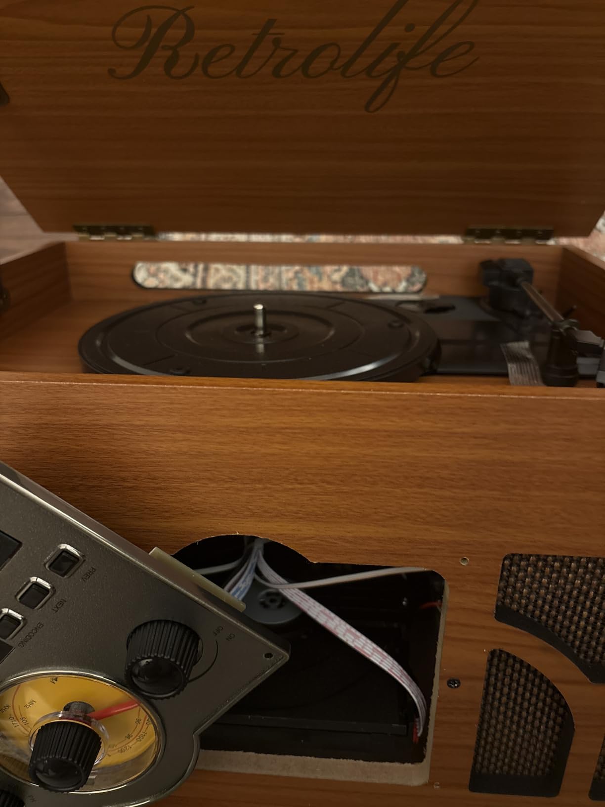 Retrolife 10-in-1 Record Player with Speakers and Bluetooth, Mahogany | 3-Speed Belt-Drive Turntable, CD/Cassette/USB/AM-FM radio, Built-in Stereo Speakers, RCA Output, Real Wood, for 7/10/12 Vinyl customer photo 1
