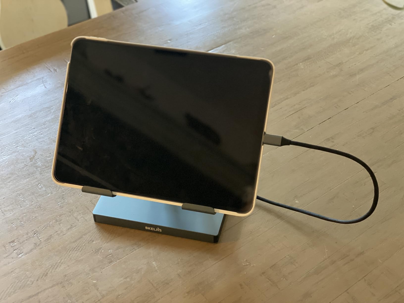 2026 iPad Pro USB C Hub Stand, Adapter for iPad Pro M5 M3 M4 13 12.9 11 Inch iPad Air Docking Station 4K 60Hz HDMI, SD/TF Card Reader, 3 USB 3.0 Port, 3.5mm Audio, iPad mini A16 Galaxy Tablet Dock customer photo 1