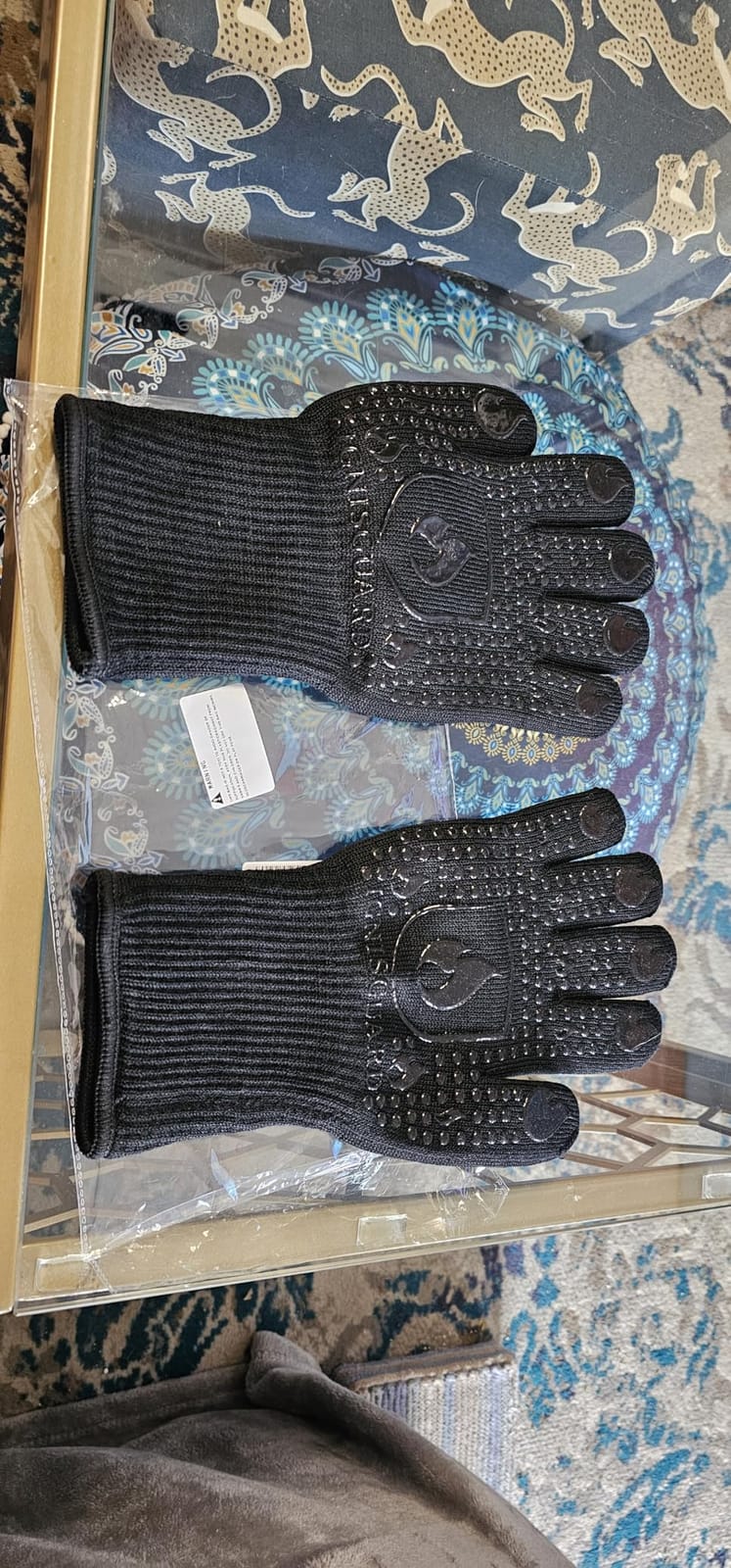 IGNISGUARD BBQ & Grill Gloves, Oven Gloves Heat Resistant, 1 Pair, Red (L) | EN 407:2020 Certified Oven Mitts with Fingers and Non-Slip Silicone Grip for Kitchen, Grilling, Baking, Smoking & Cooking customer photo 1