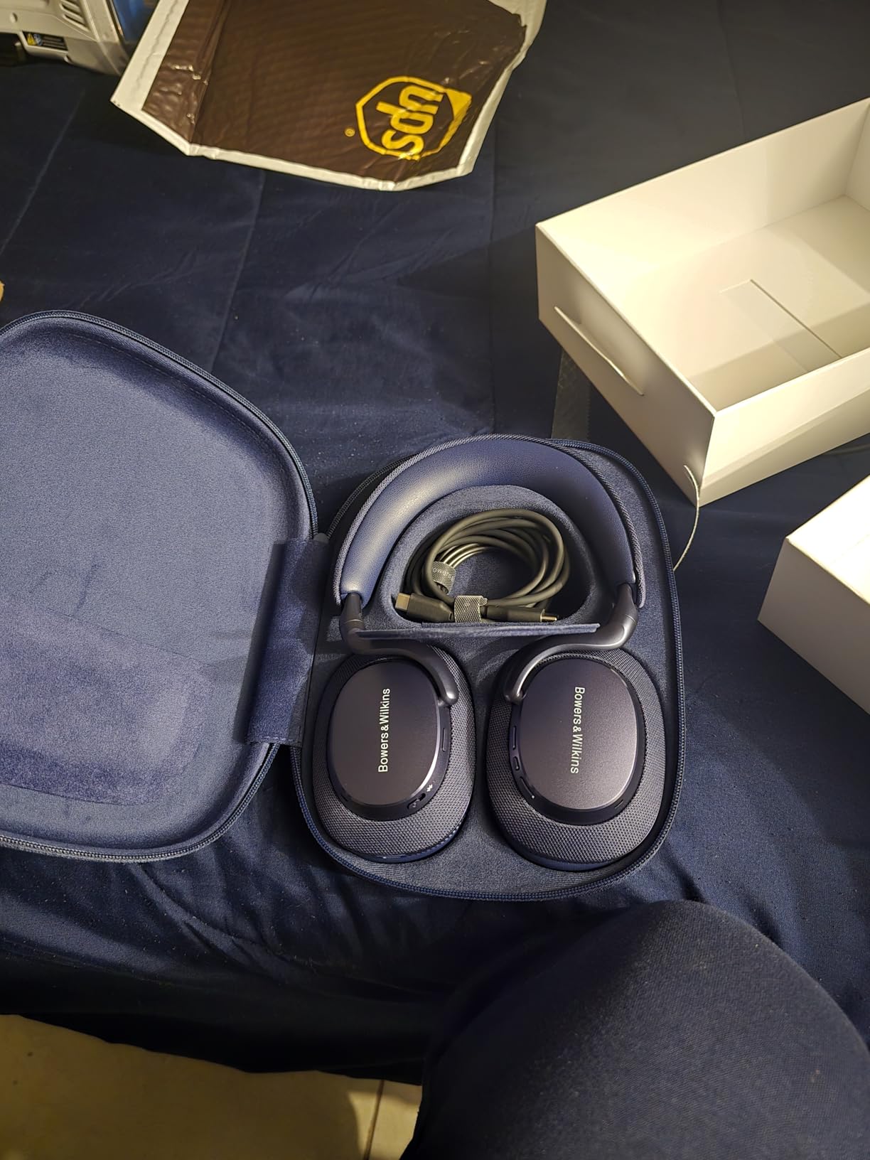 Bowers & Wilkins Px7 S3 Wireless Over-Ear Headphones, Anthracite Black customer photo 2