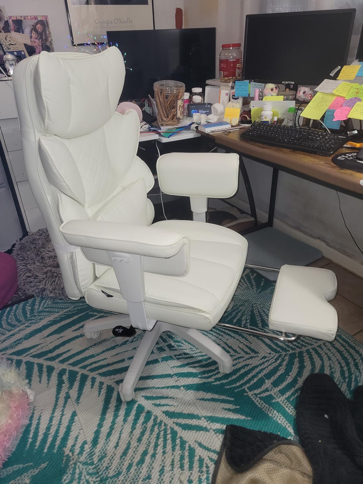 Dowinx Big and Tall Office Chair with Pocket Spring Cushion,High Back Computer Gaming Chairs with Adjustable Armrests,Executive Desk Chairs with Lumbar Support and Footrest,PU -White customer photo 1