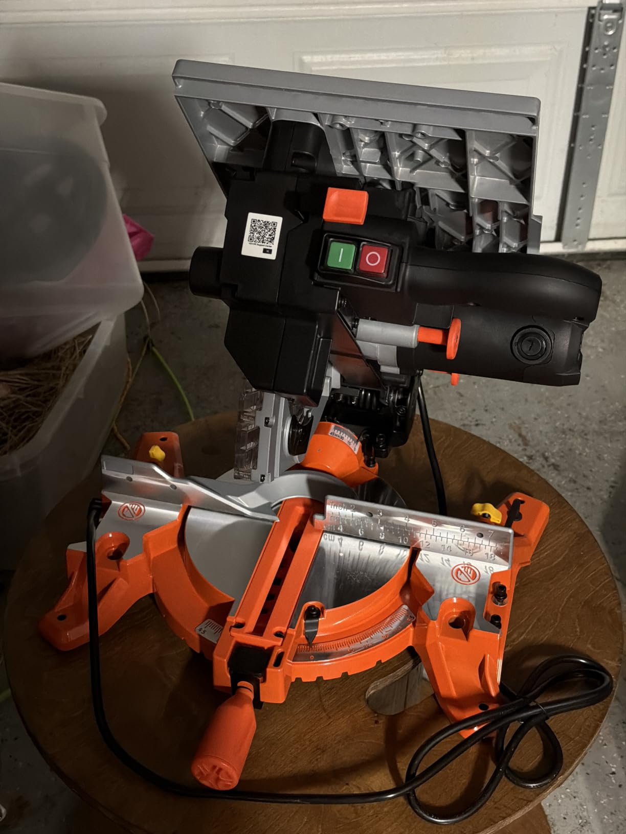VEVOR Compound Miter Saw, 10-Inch Blade, 15 Amp Motor, 60-Tooth, Corded Single Bevel 0-45°, LED Precision Alignment, Angle Adjustable, Lightweight Cast Aluminum Base, for Wood, Composite Decking customer photo 2