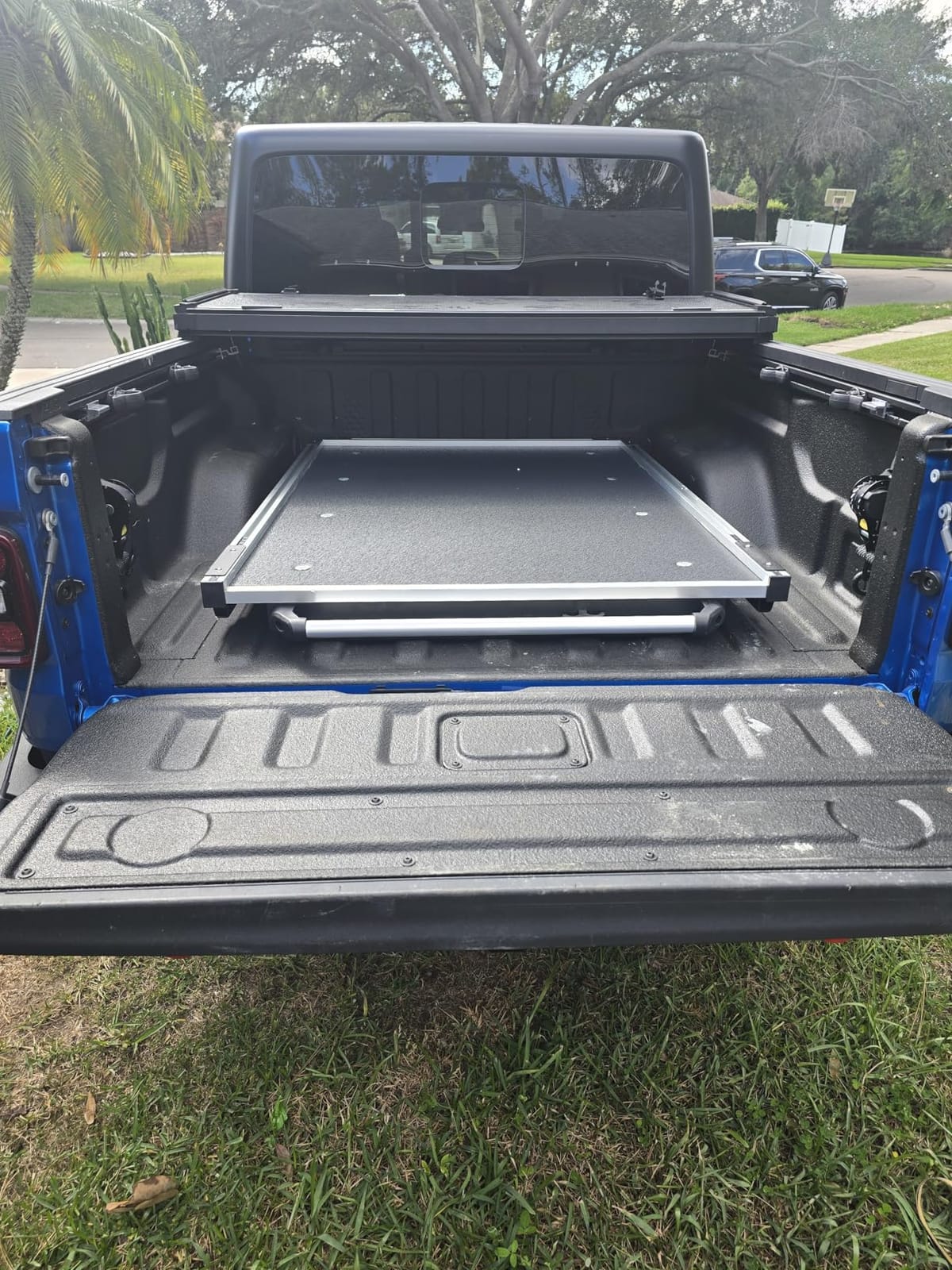 VEVOR Sliding Truck Bed Organizer, 58 x 41-Inch Heavy Duty Truck Bed Storage Drawer with 1000 lbs Capacity, Features 6 Movable Rings for Securing, 2-Postion Slide Out Tray for Pickup Trucks, Black customer photo 2