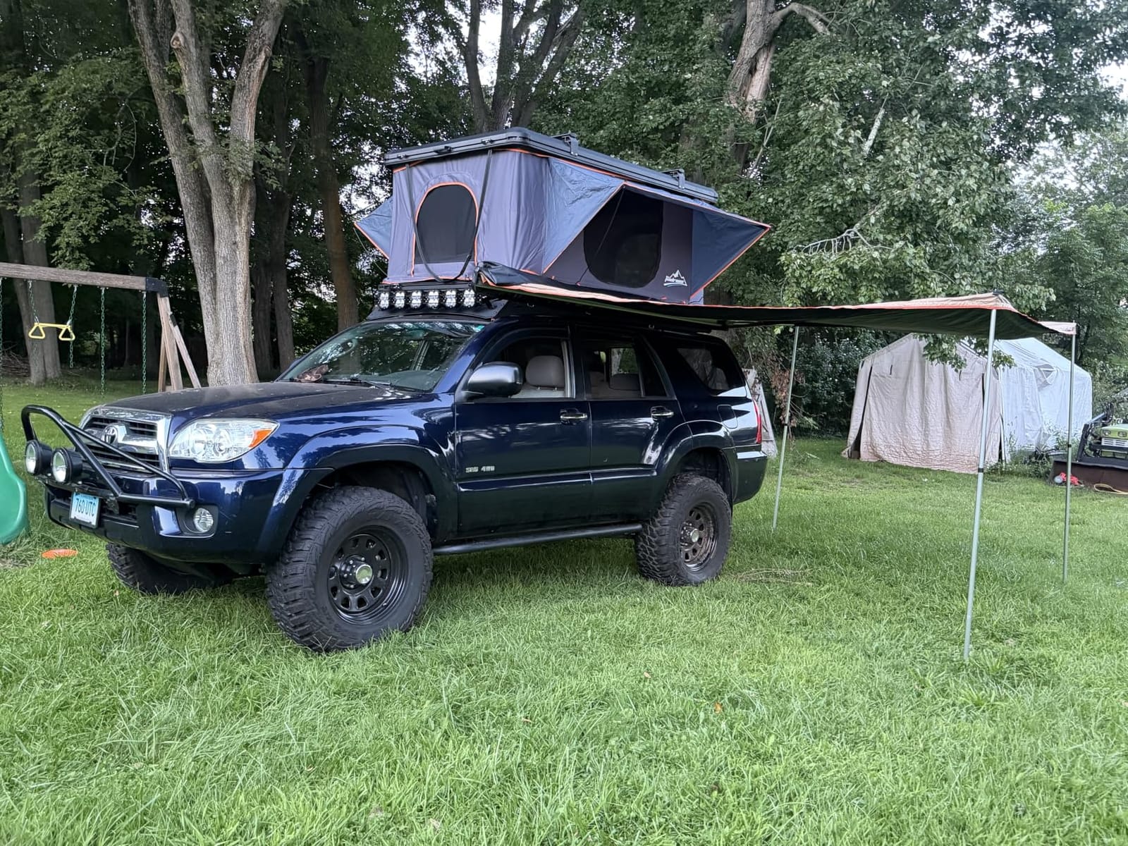 Hard Shell Roof Top Tent with Adjustable Crossbars, 4-Season Waterproof Pop-up Tent with Detachable Thermal Insulation Liner, Anti-Condensation Mat & USB Power Hub for Trucks, SUVs, Vans customer photo 1