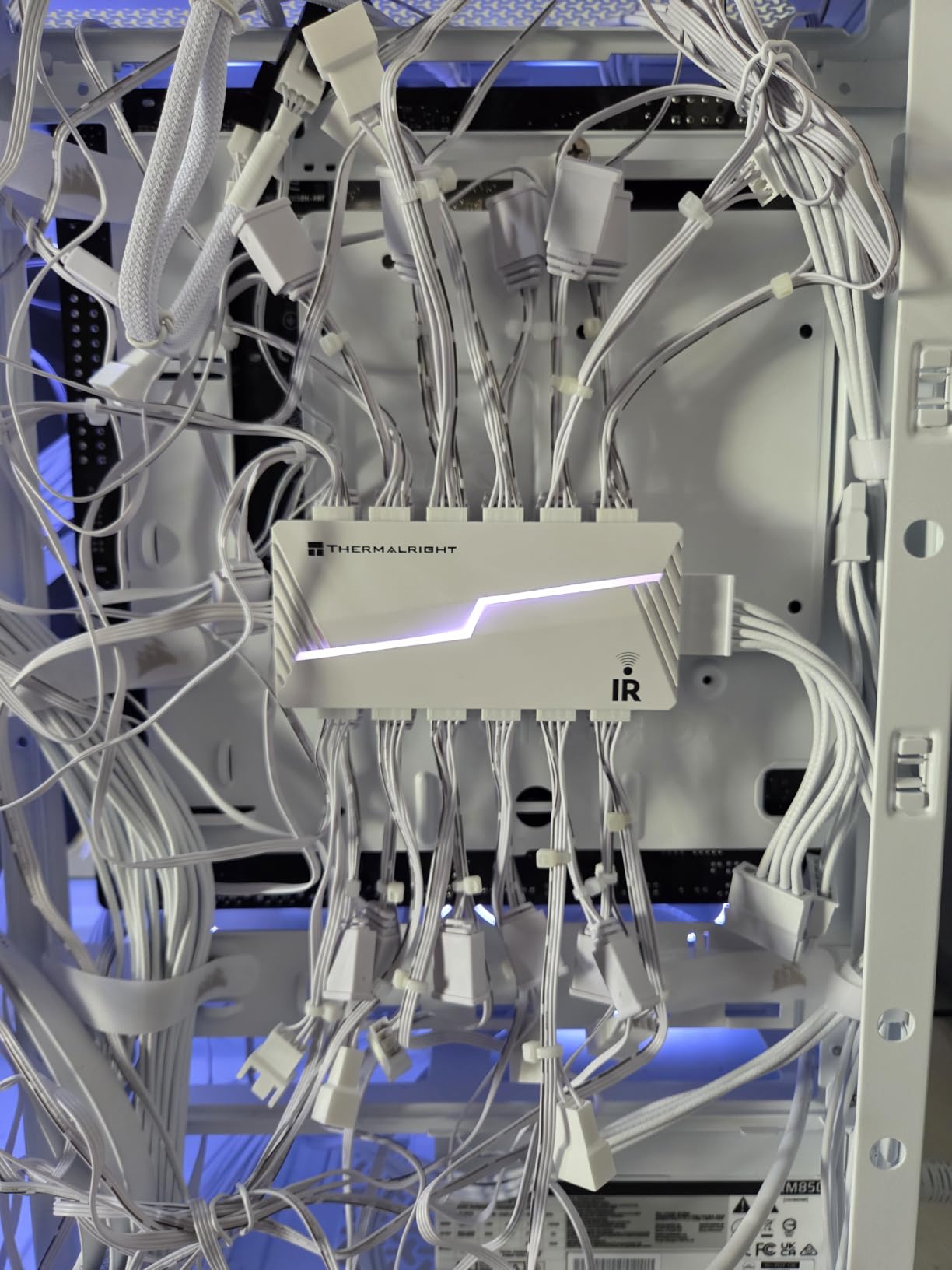 Thermalright ARGB and Fan HUB X12 IR Black Hub Controller Support 12 Groups of CPU Fans,3Pin PC ARGB Controller and 4Pin PWM Fan,SATA Power Cord Direct Input(12V 4pin RGB is Not Supported) customer photo 1