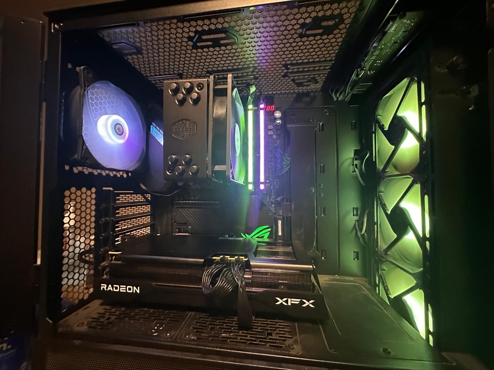XFX Swift AMD Radeon RX 9070 OC Triple 90mm Fan Gaming Edition with 16GB GDDR6 HDMI 3xDP, RDNA 4 RX-97SWFT3B7, Graphics Card customer photo 1