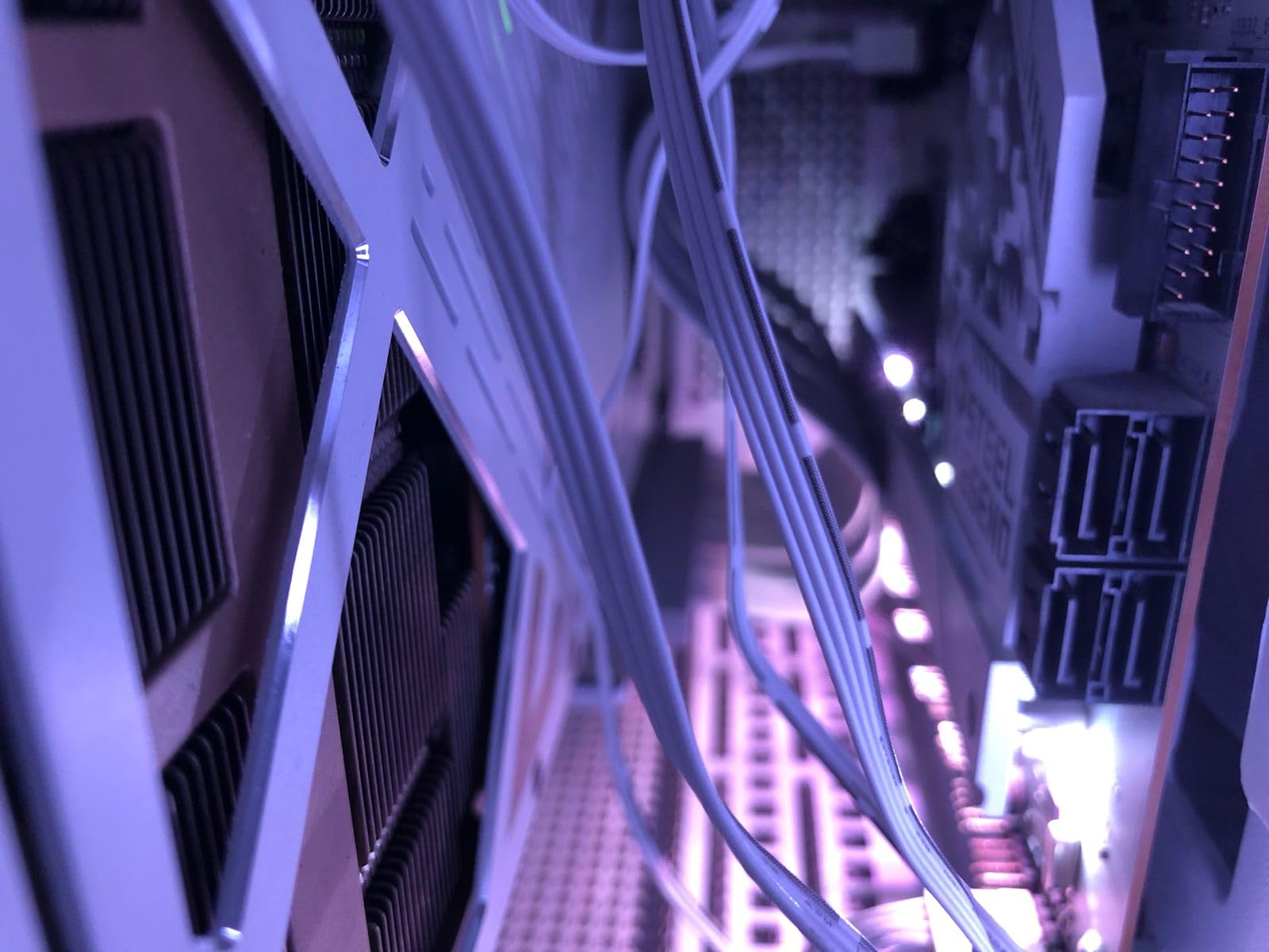 TRYX String PCIE 5.0 Riser Cable Vertical GPU Mount RTX 5090/5080 9070XT customer photo 2