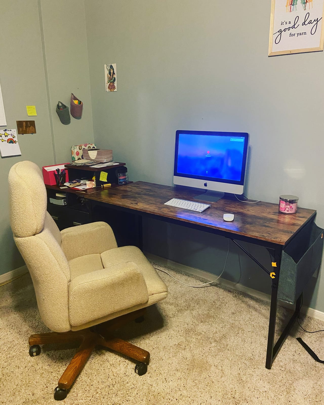 CubiCubi Electric Height Adjustable Standing Desk 48x24 Inch, Light Walnut customer photo 1