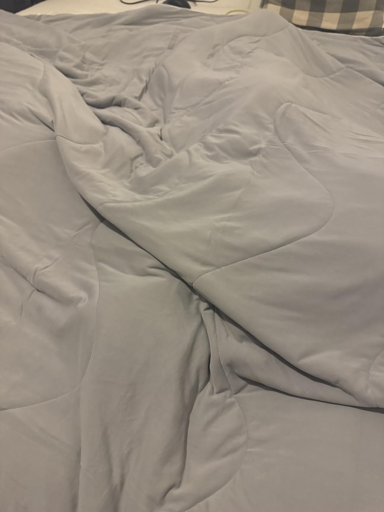Cooling Comforter for Hot Sleepers, Queen 90x90, Silver Gray customer photo 1