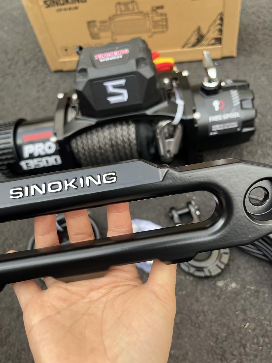 SINOKING PRO Series 13500 lb Electric Winch, 12V Towing Winch, Synthetic Rope, IP67 customer photo 1