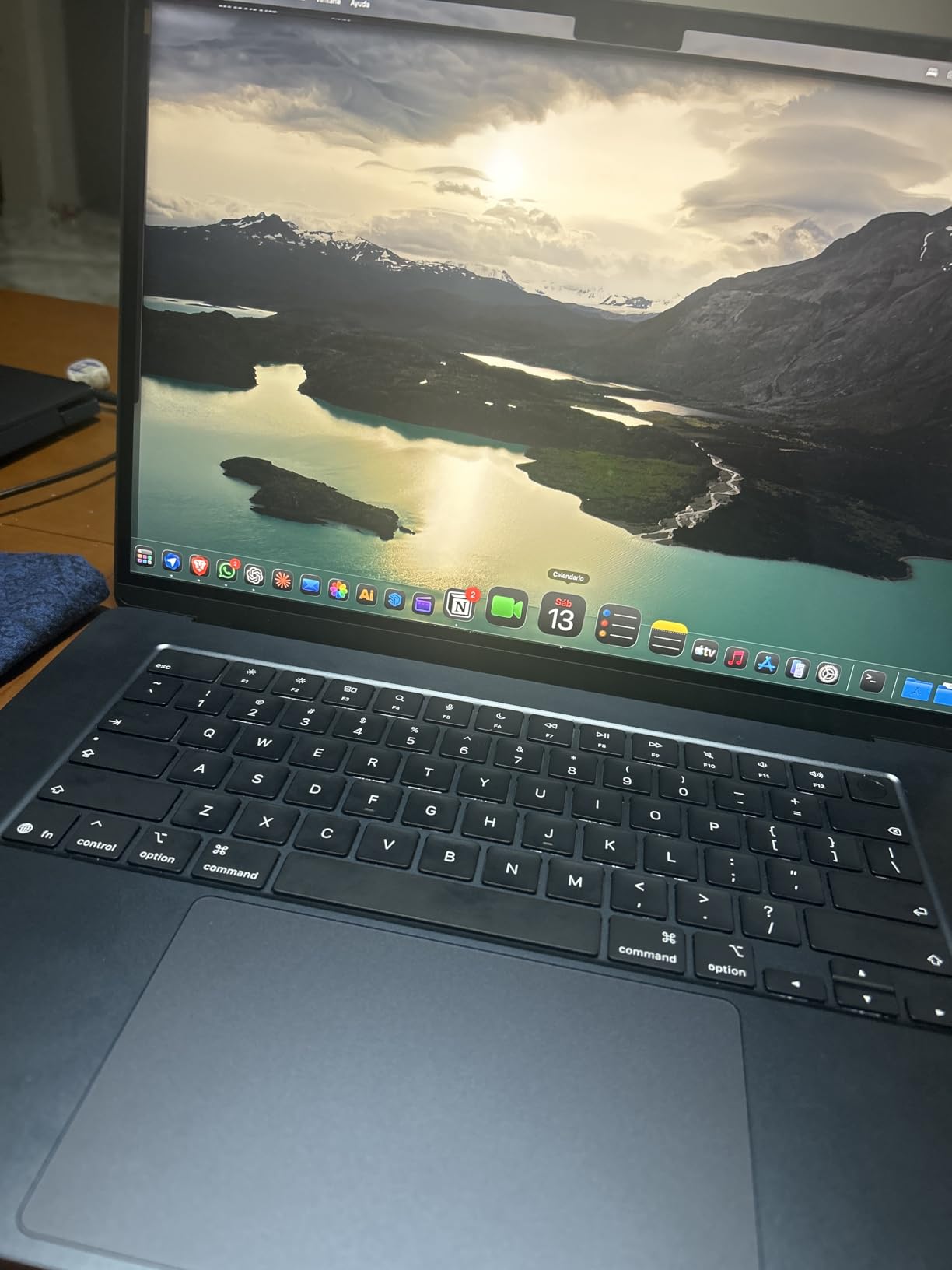 Apple 2026 MacBook Air 15-inch Laptop with M5 chip: Built for AI, 15.3-inch Liquid Retina Display, 16GB Unified Memory, 512GB SSD, 12MP Center Stage Camera, Touch ID, Wi-Fi 7; Sky Blue customer photo 2