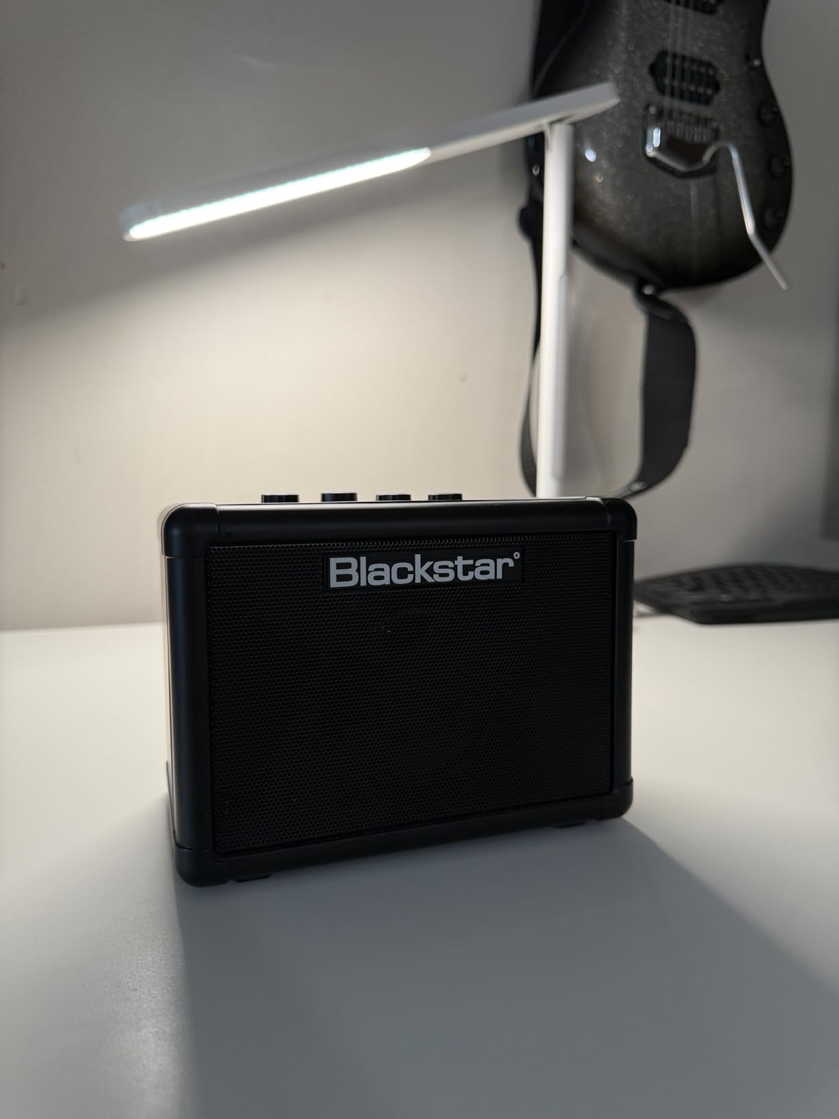 Blackstar Fly 3-3W 1x3 Compact Mini Guitar Amp w/ 2 Channels - White customer photo 1