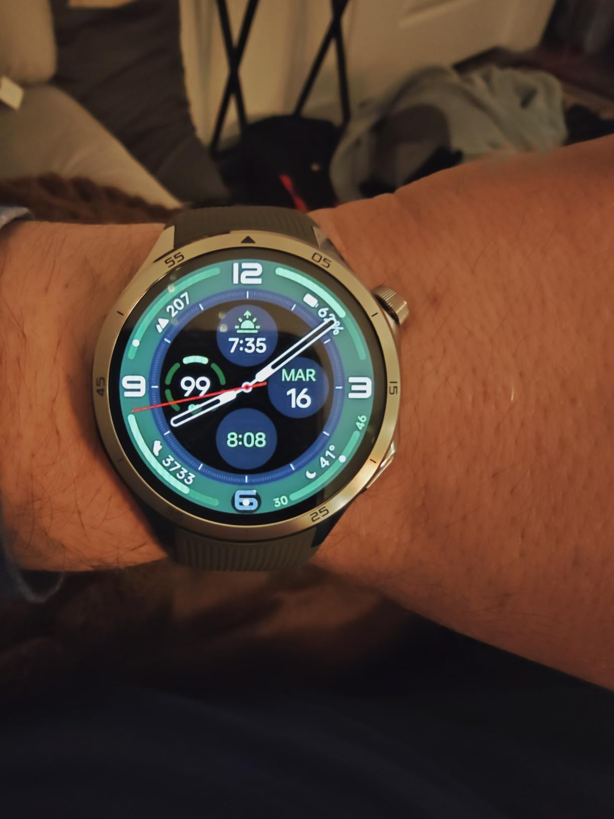 OnePlus Watch 4, LTPO OLED, 43g Titanium 16-Day Battery, 100+ Sports, Black customer photo 1