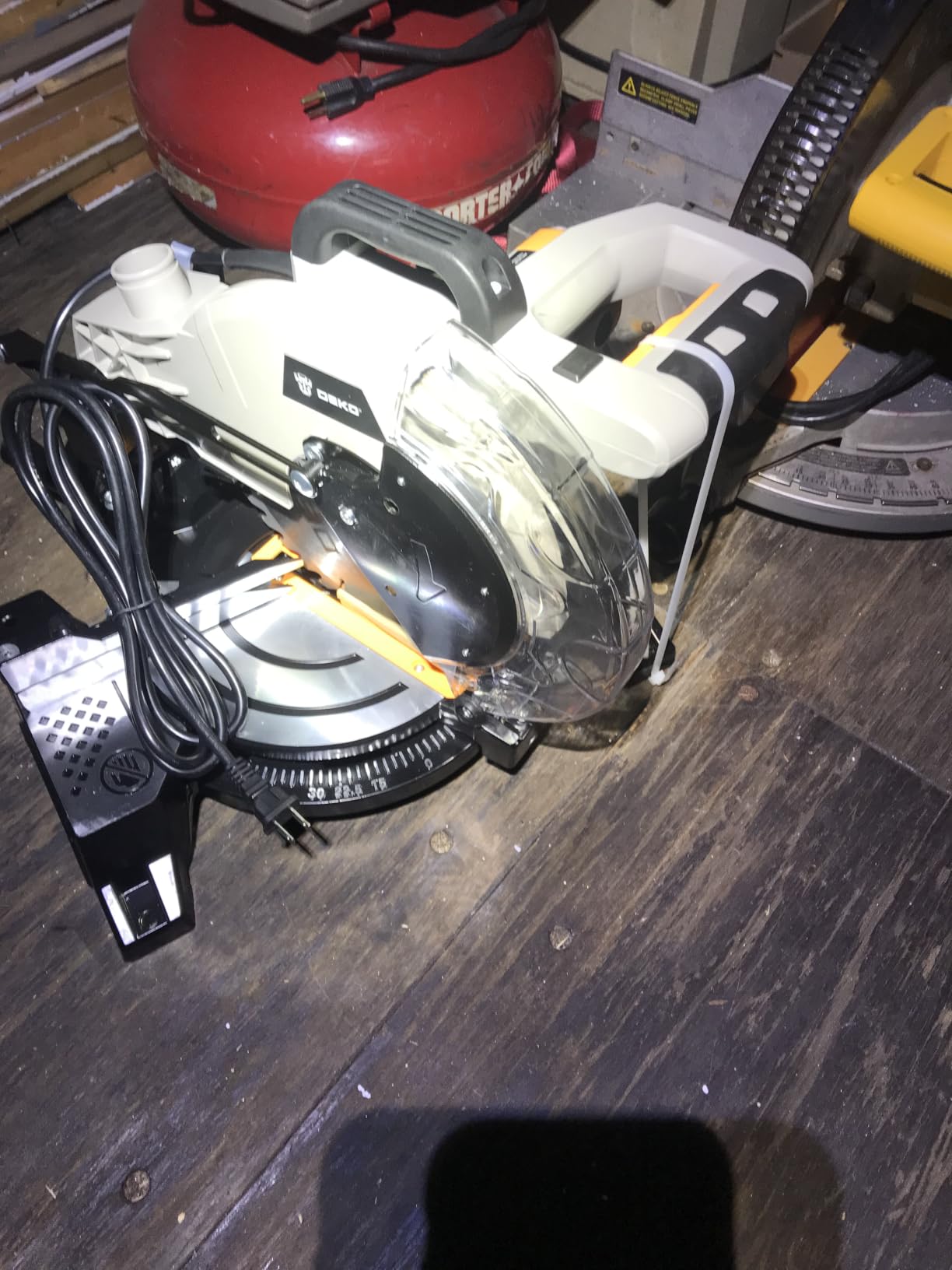 DEKOPRO 10-Inch Compound Miter Saw, 13-Amp Single Bevel Power Miter Saw with Precision Miter Angles, 5,000 RPM, 0-45° Bevel Cut, 40-Tooth Blade, Lightweight Chop Saw for Wood, Plastic, Laminates customer photo 1