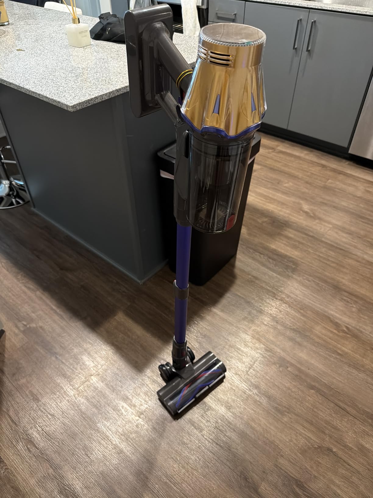 Cordless Vacuum Cleaner, Upgraded 650W 60KPA 70Mins Cordless Stick Vacuum Cleaner with Flexible Hose,Self-Standing,Touch Screen, Anti-tangle Wireless Vacumm Cleaners for Home/Pet Hair/Carpets/Floors customer photo 1