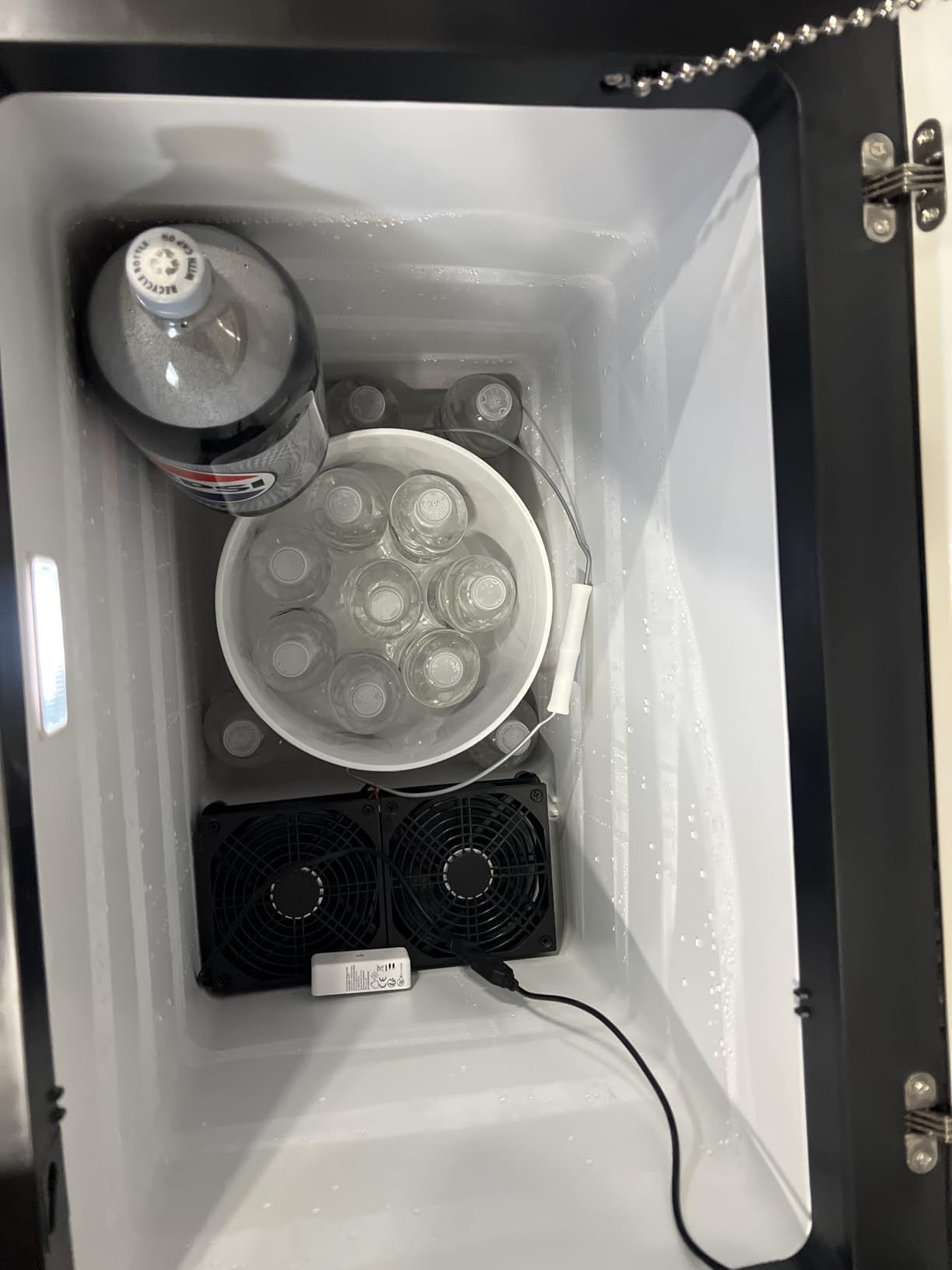 VEVOR 12 Volt Refrigerator, 42.3 QT/ 40L Car Fridge, Portable Ultra-Light EPP Freezer, APP Control Electric Compressor, 12V/24V DC, 14℉ to 50℉, for Truck Van RV SUV Boat Travel Camping ASIN B0GZB65DNP customer photo 1