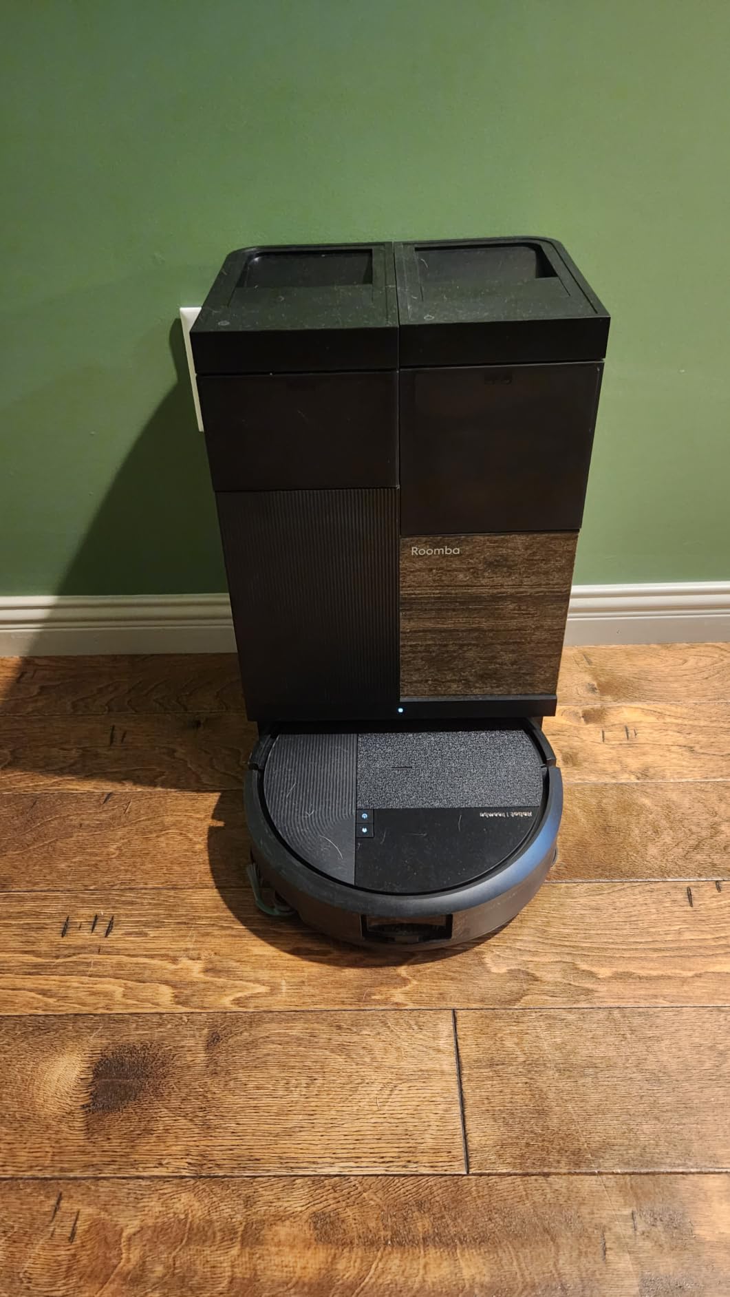 iRobot Roomba Plus 575 Robot Vacuum & Mop Combo, 25,000Pa Suction, PrecisionVision AI Obstacle Avoidance, 90 Days Emptying, Multifunction Dock, Self-Cleans, Heated Wash & Dry, Lifting Spinning Mops customer photo 1