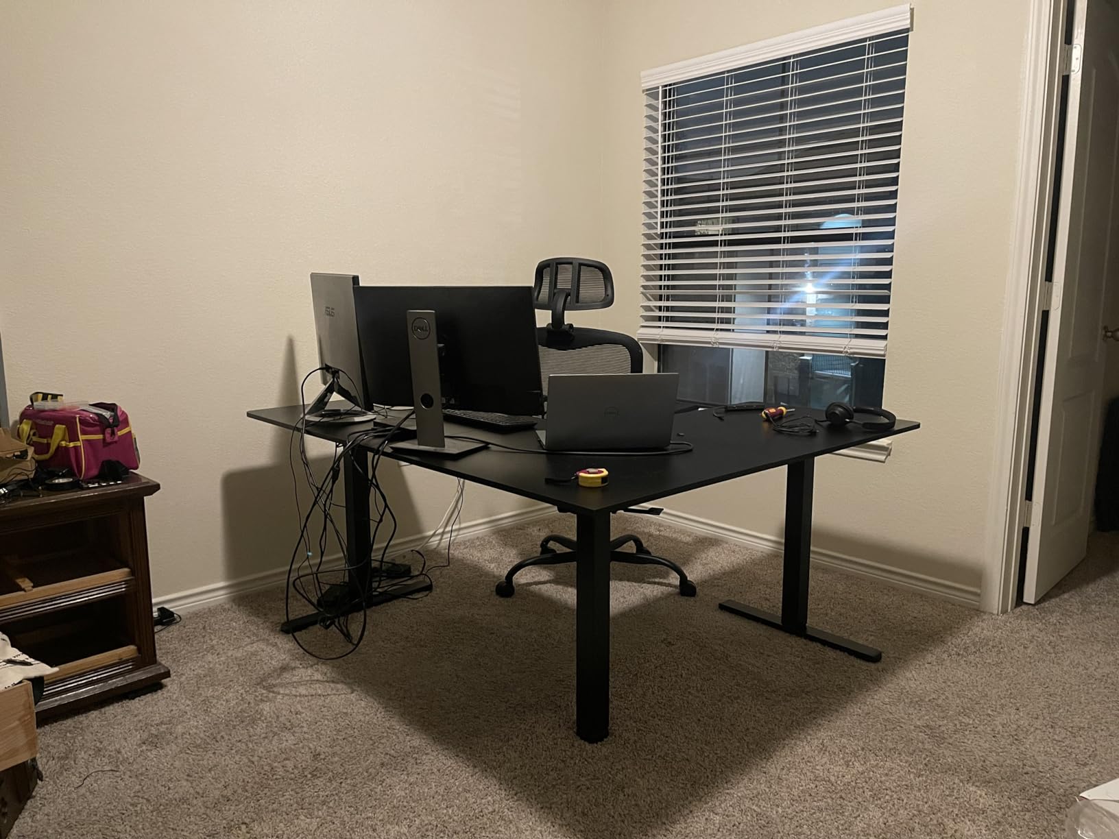 ErGear 63″ L Shaped Standing Desk Electric Adjustable Height, Light Vintage customer photo 1