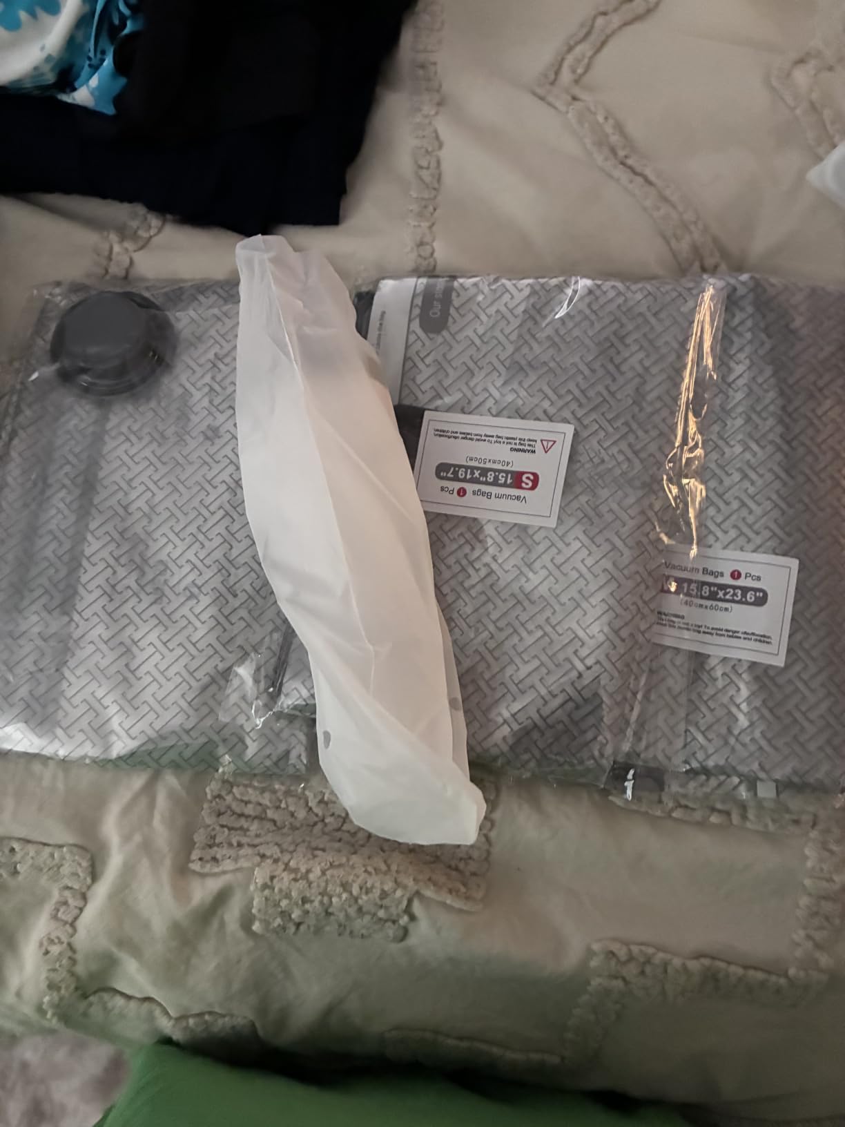 Vacuum Storage Bags with Pump, Space Saver Travel Vacuum Storage Bags for Clothes, Reusable Tear-Proof Compression Packing Cubes for Heavy Clothes/Bedding/Luggage/Moving, 15 Combo Size customer photo 1