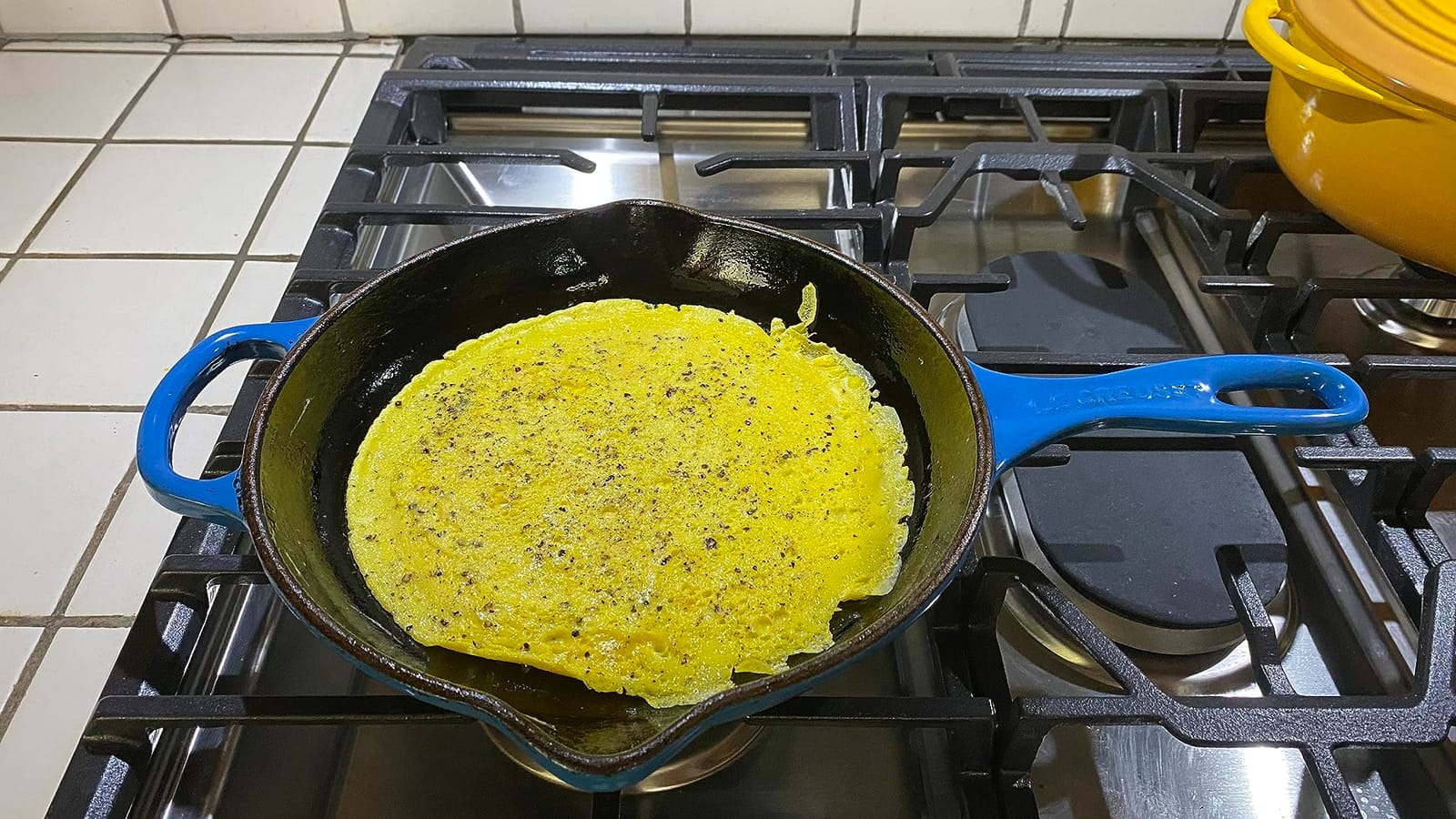 Le Creuset Enameled Cast Iron Signature Round Skillet, 11.75