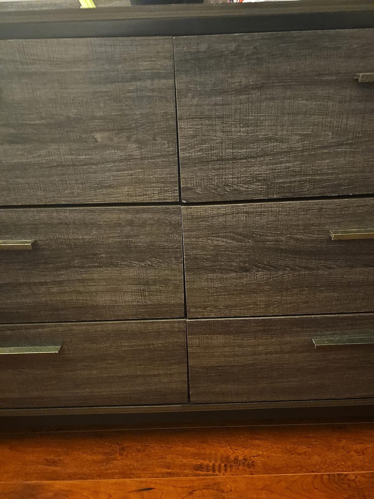 Roundhill Furniture Ioana 187 Antique Grey Finish Wood Bed Room Set, Queen Size Bed, Dresser, Mirror, 2 Night Stands customer photo 1