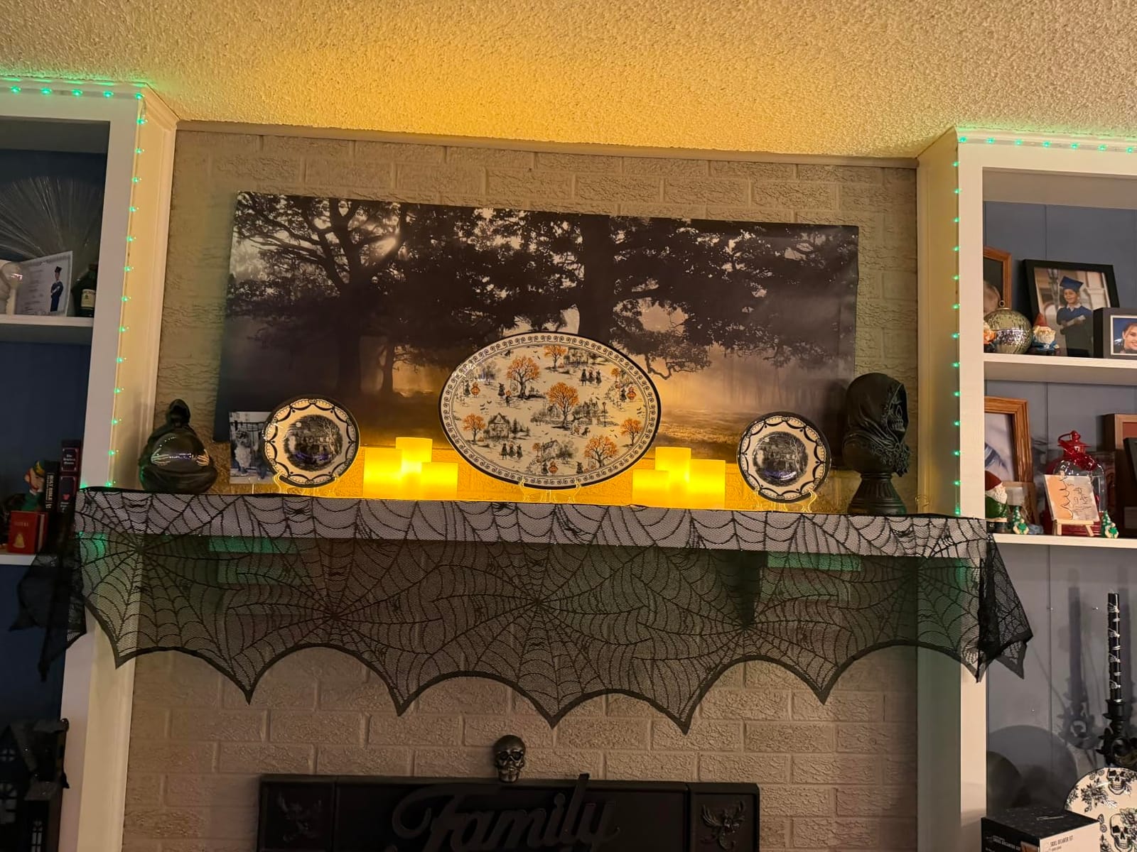 AerWo Lace Mantel Scarf customer photo 1