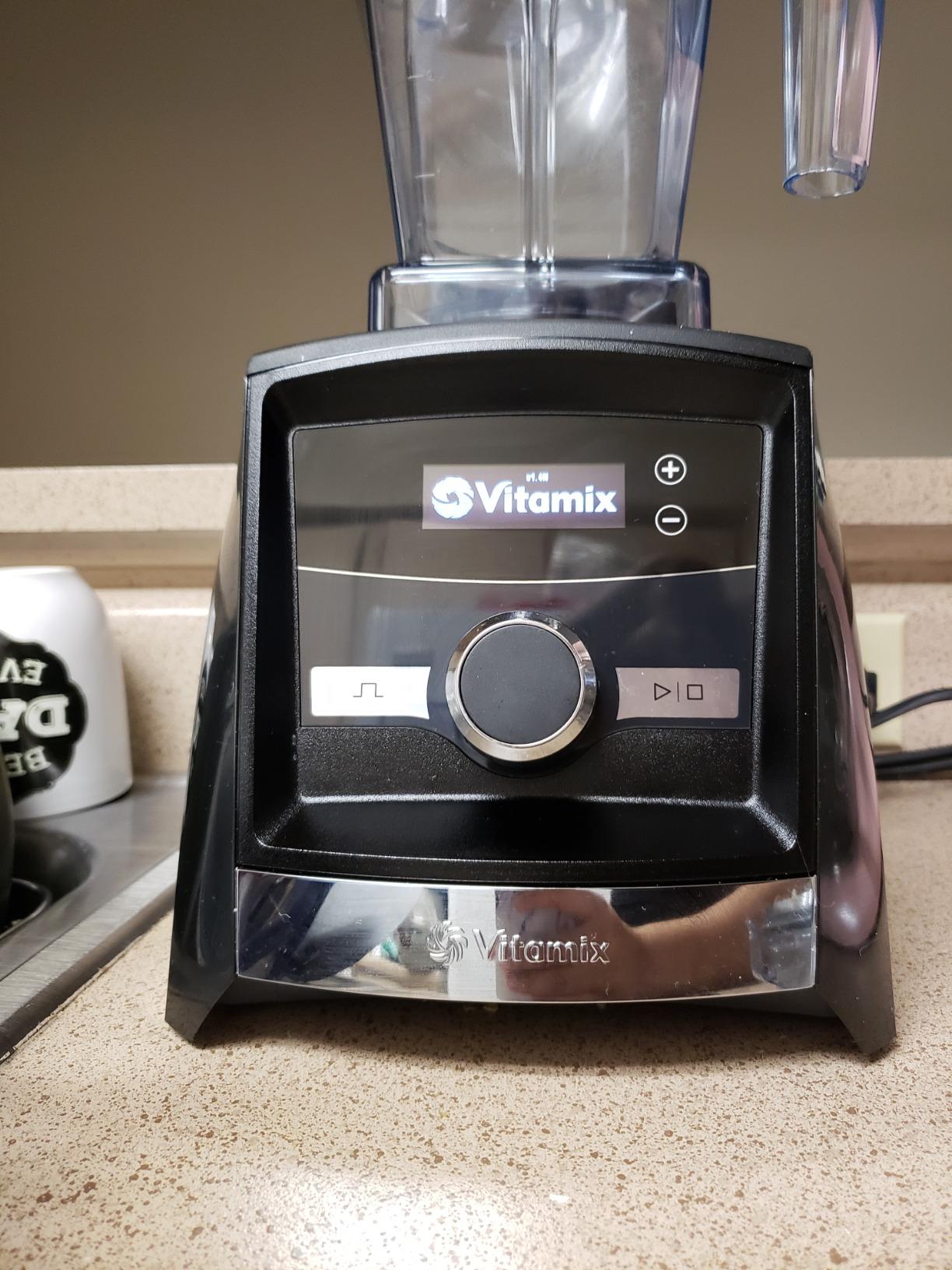 Vitamix A3300 Ascent Series Smart Blender, Professional-Grade, 64 oz. Low-Profile Container, Black customer photo 2