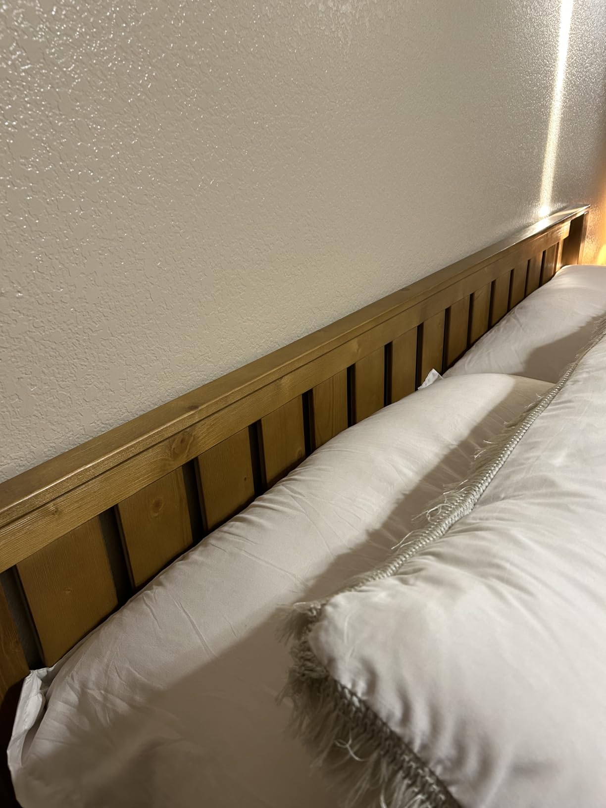 Zinus Vivek Deluxe Wood Platform Bed Frame with Headboard, King customer photo 2