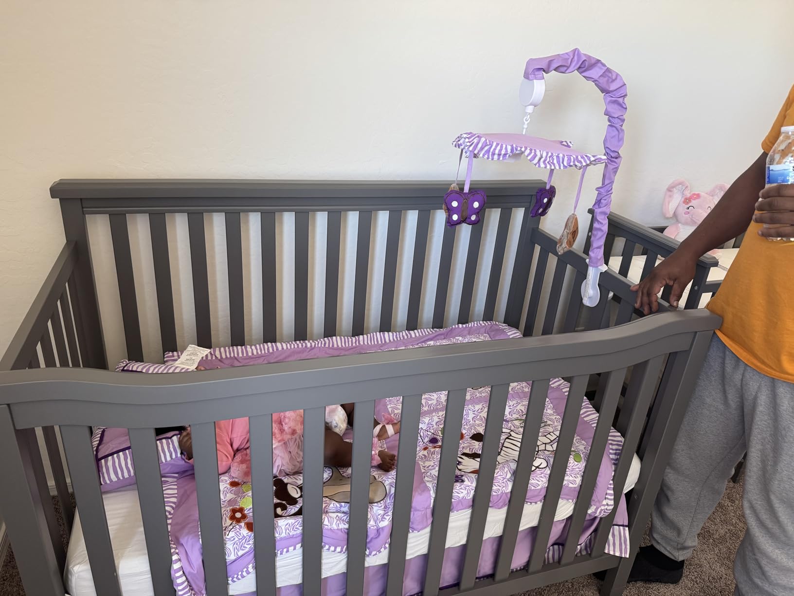 Sorelle Palisades 3-Piece Nursery Set - 4-in-1 Convertible Crib, 4-Drawer Dresser, Changing Table with Hamper - Non-Toxic Wood Finish - White customer photo 1