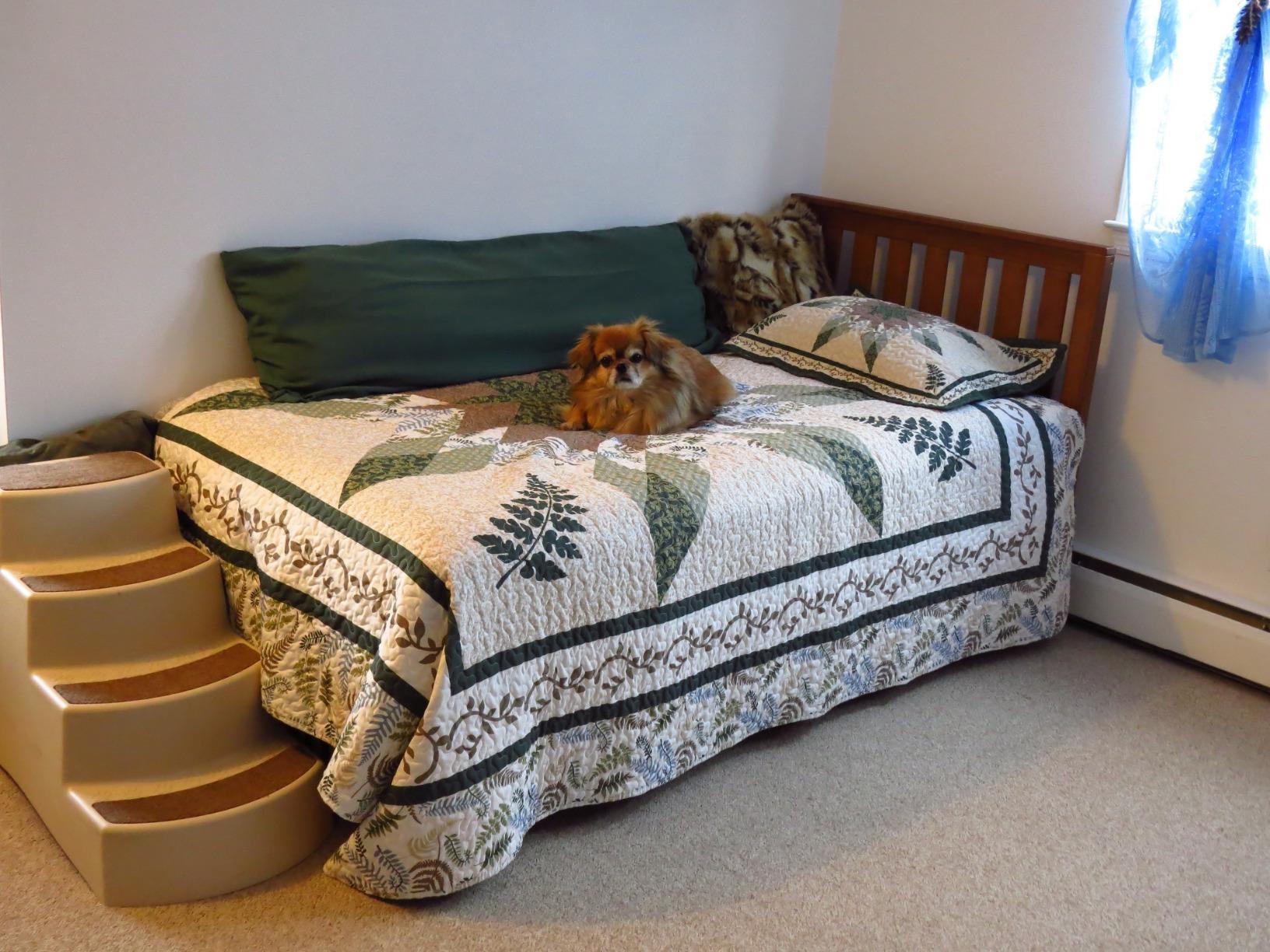 Zinus Alexia Solid Wood Platform Bed Frame with Headboard, King customer photo 1