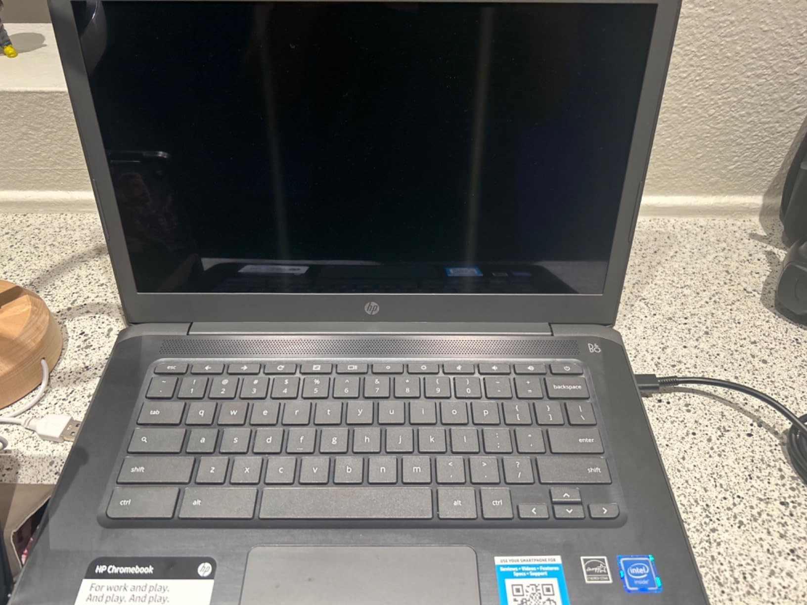 HP 14-inch Chromebook HD Touchscreen Laptop PC (Intel Celeron N3350 up to 2.4GHz, 4GB RAM, 32GB Flash Memory, WiFi, HD Camera, Bluetooth, Up to 10 hrs Battery Life, Chrome OS , Black) customer photo 1