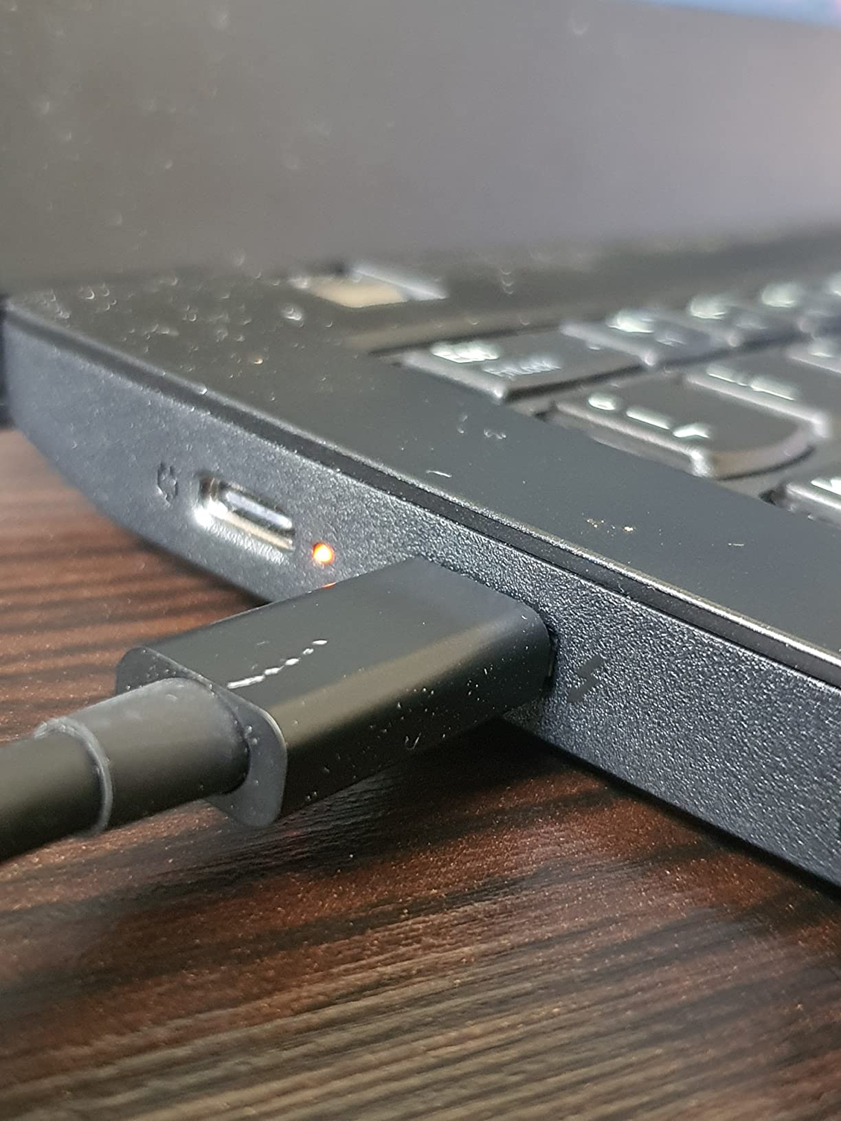 Lenovo USA ThinkPad Thunderbolt 3 Dock Gen 2 135W (40AN0135US) Dual UHD 4K Display Capability, 2 HDMI, 2 DP, USB-C, USB 3.1, Black customer photo 1