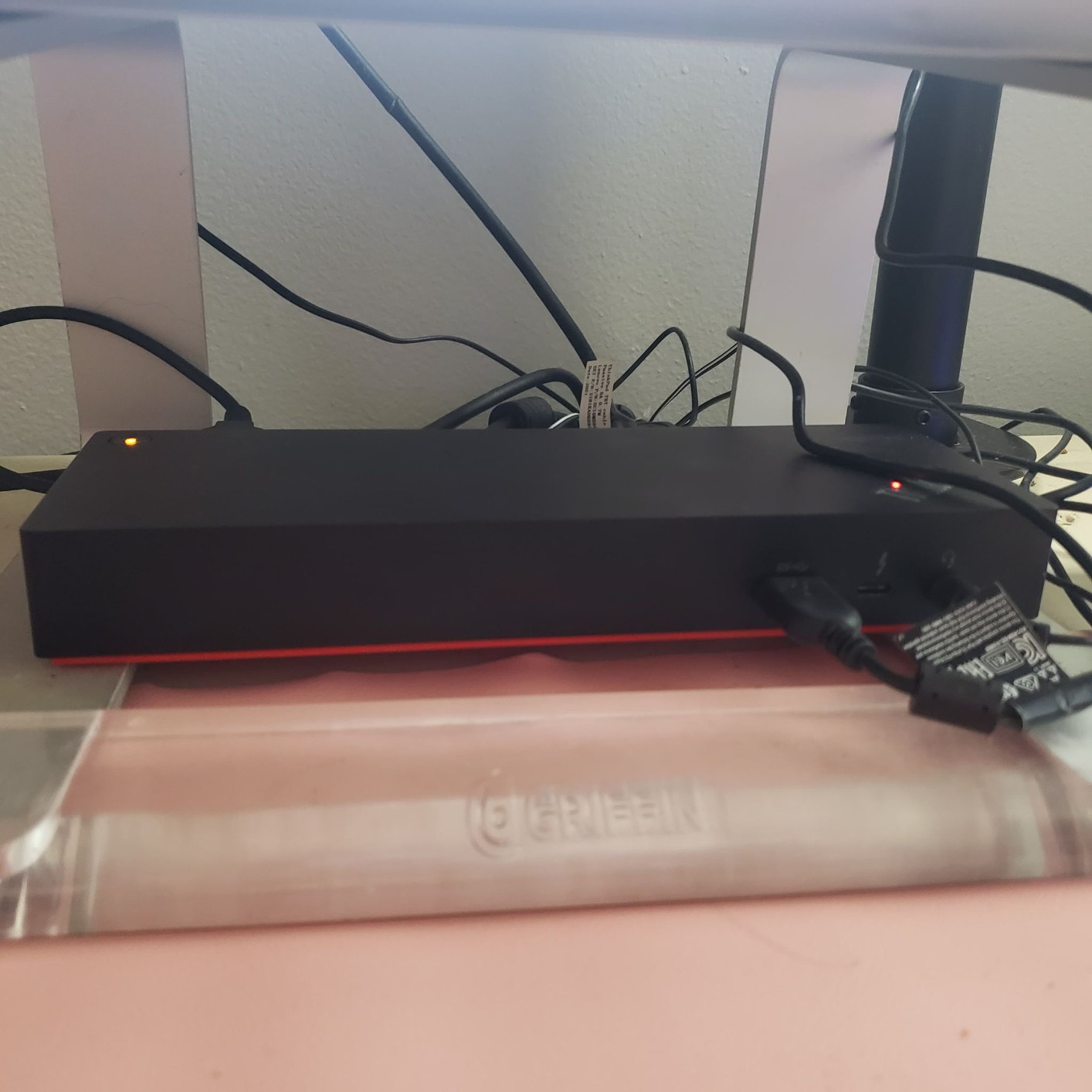 Lenovo USA ThinkPad Thunderbolt 3 Dock Gen 2 135W (40AN0135US) Dual UHD 4K Display Capability, 2 HDMI, 2 DP, USB-C, USB 3.1, Black customer photo 2
