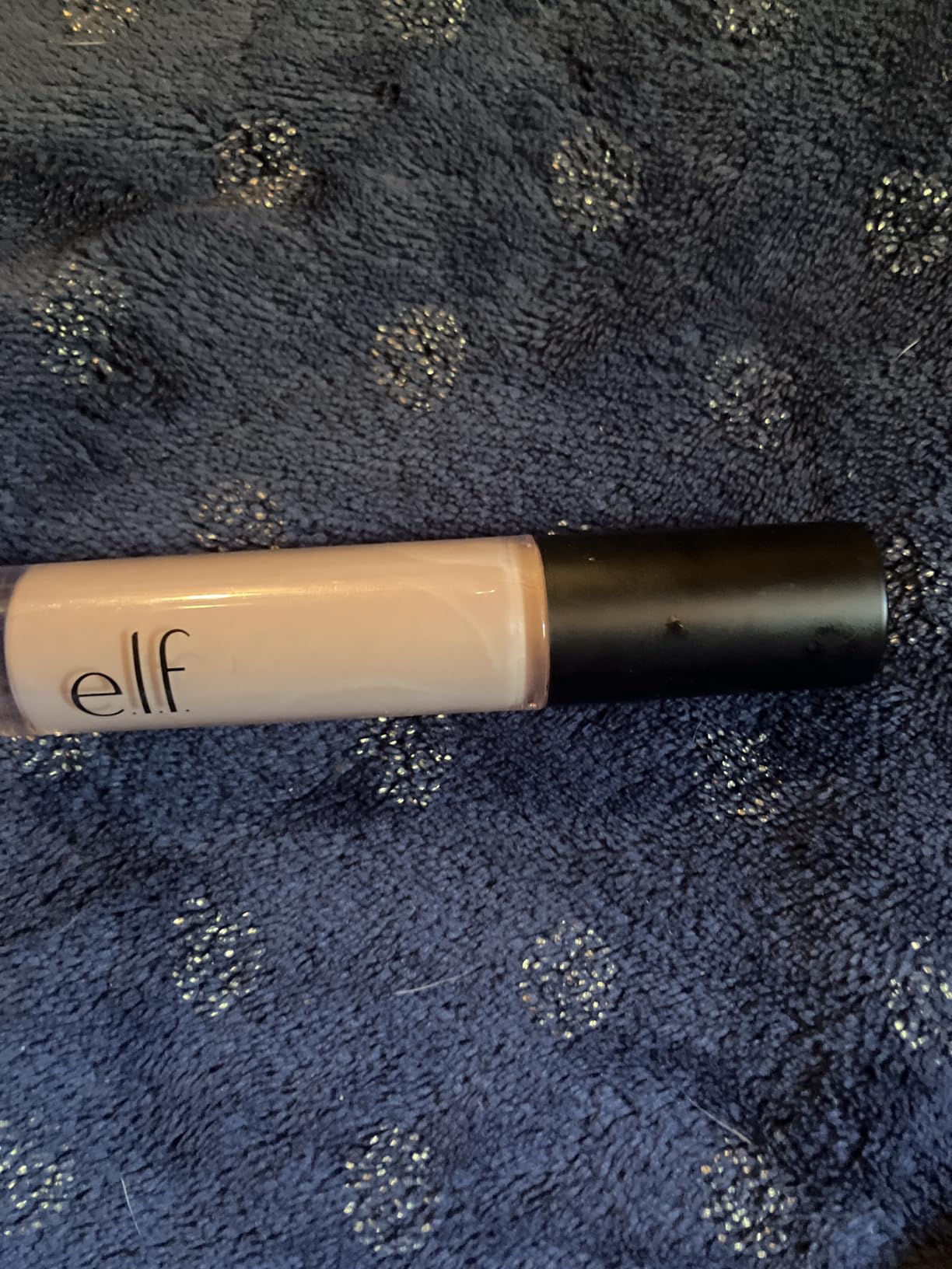 e.l.f. 16HR Camo Concealer, Full Coverage, Matte Finish Under-Eye & Blemish Corrector, Hydrating Formula, 16-Hour Crease-Resistant Wear, Light Beige customer photo 1