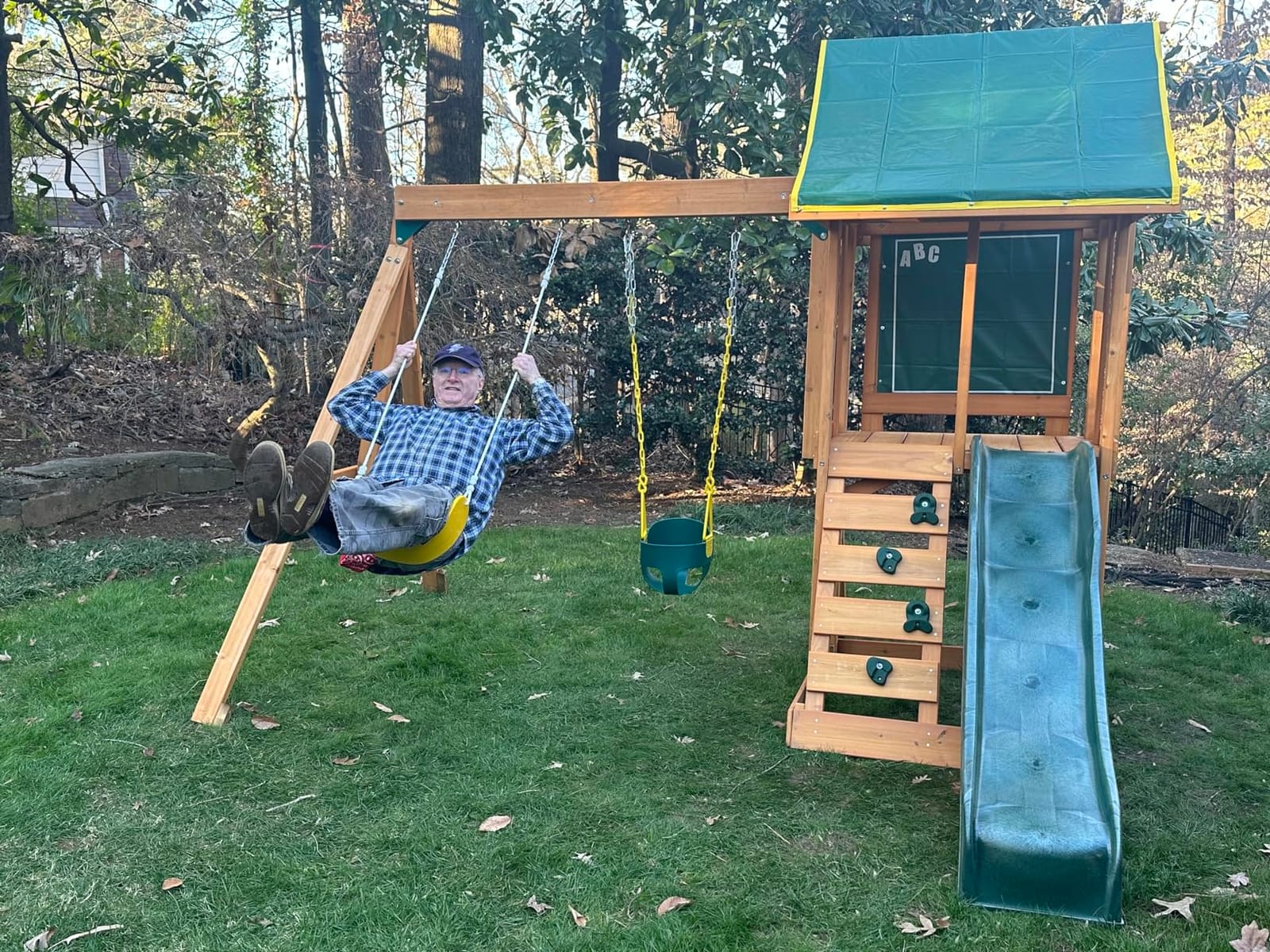 Deluxe High Back Full Bucket Toddler Swing with Pinch Protection, Green customer photo 1
