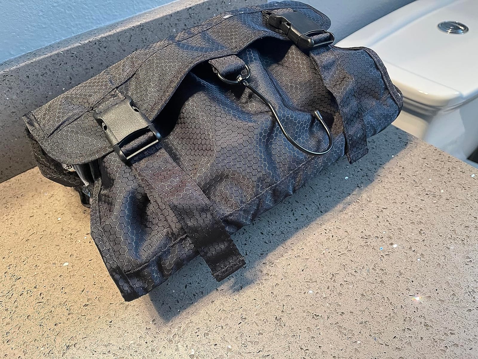 Relavel Hanging Toiletry Bag for Men Women, Water-Resistant Toiletries Bag customer photo 1