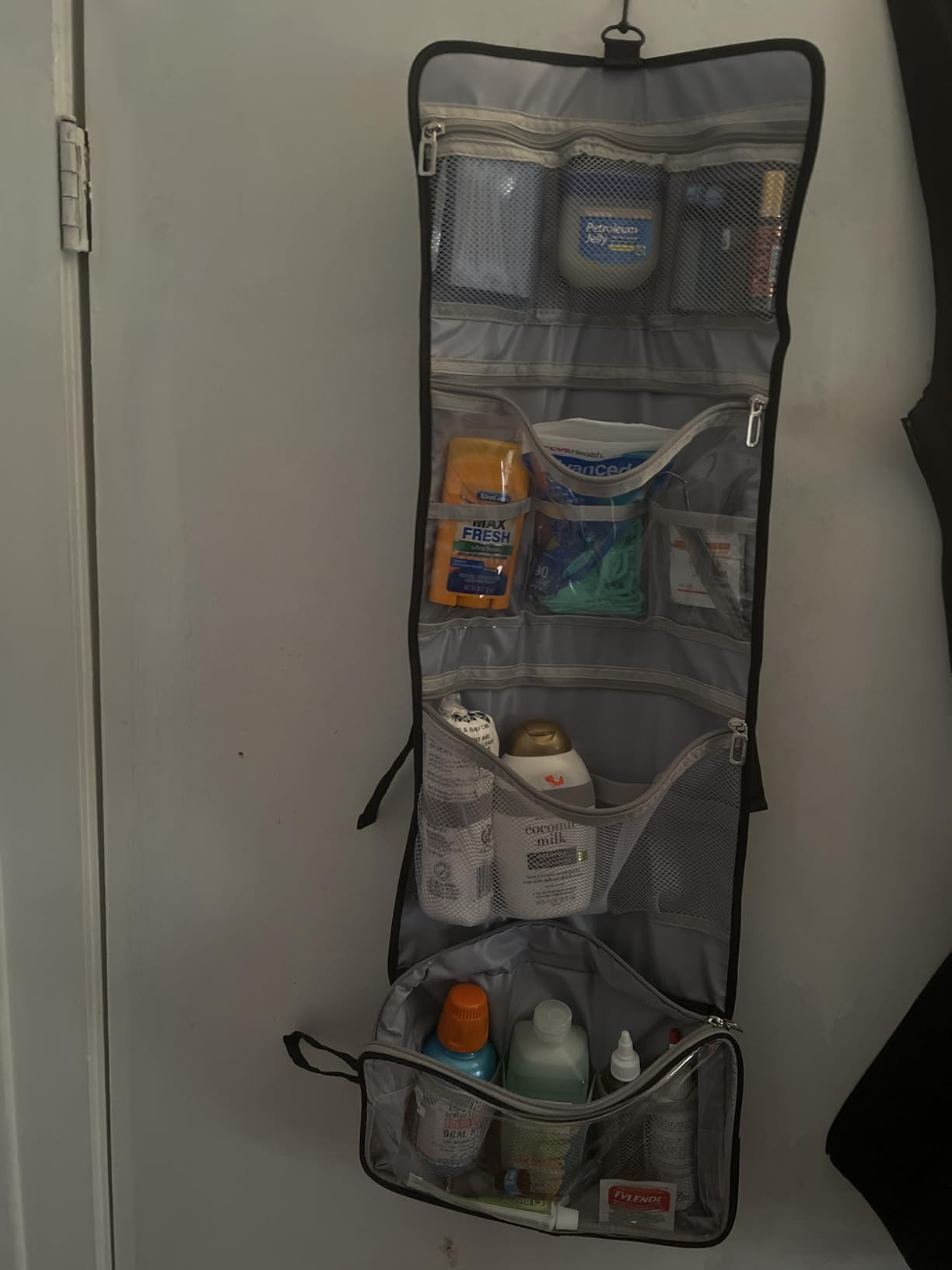 Relavel Hanging Toiletry Bag for Men Women, Water-Resistant Toiletries Bag customer photo 2