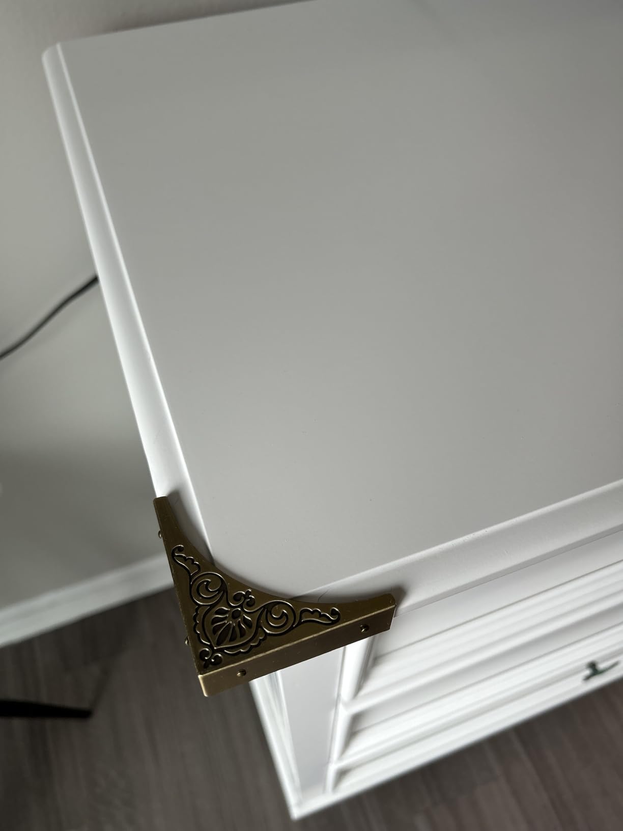 Metal Corner Protector, 4 Pcs Antique Edge Safety Guard Cabinet Furniture Corner Bumpers,Table Corner Protectors,Cover Damaged Corners on Coffee Table (Bronze) customer photo 1