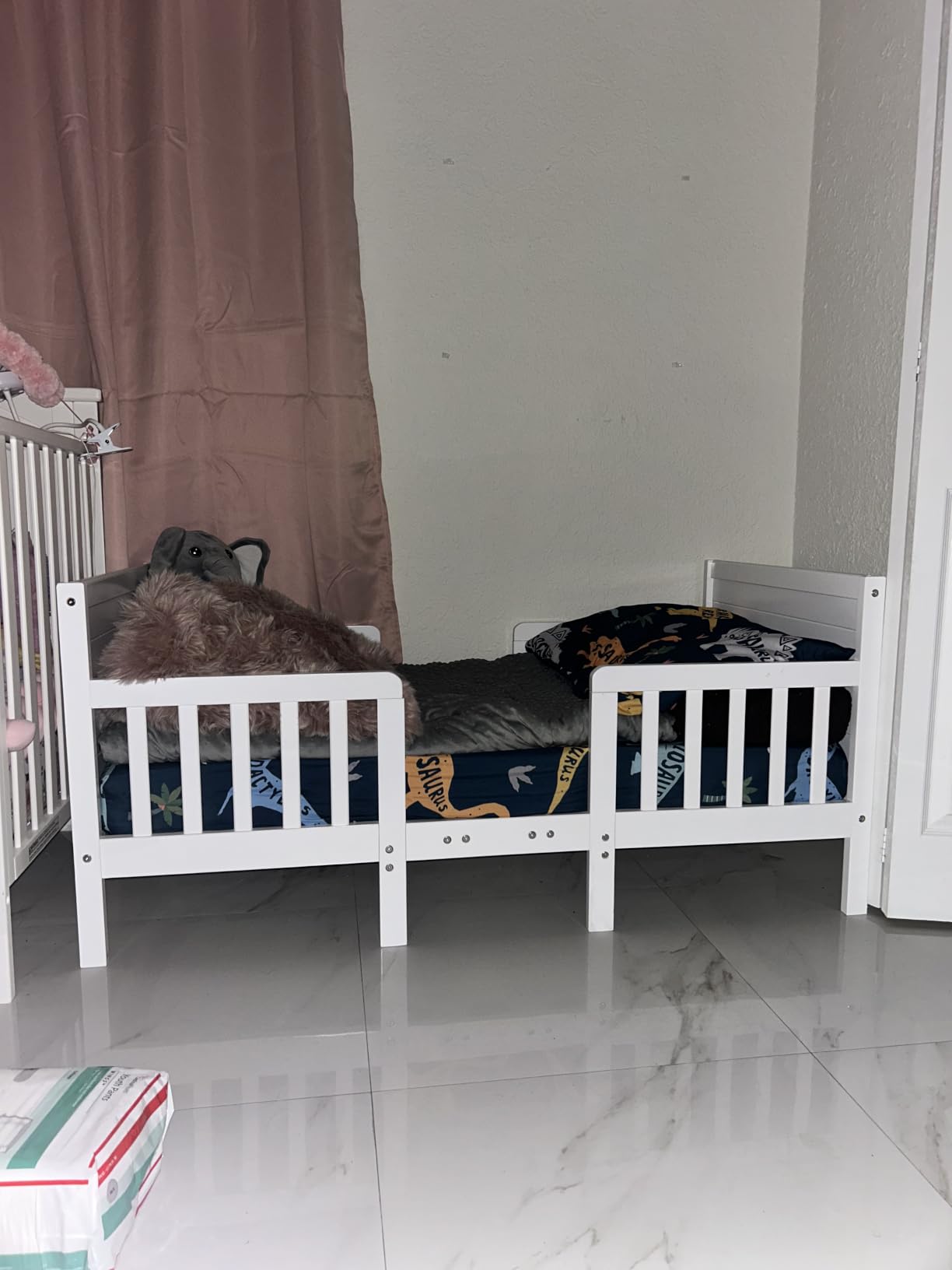 Dream On Me Hudson 3-in-1 Convertible Toddler Bed, 4 Safety Guard Rails, Low-to-Floor Design, Greenguard Gold & BSA Certified, Solid New Zealand Pinewood, Converts to Chairs & Table – White customer photo 1