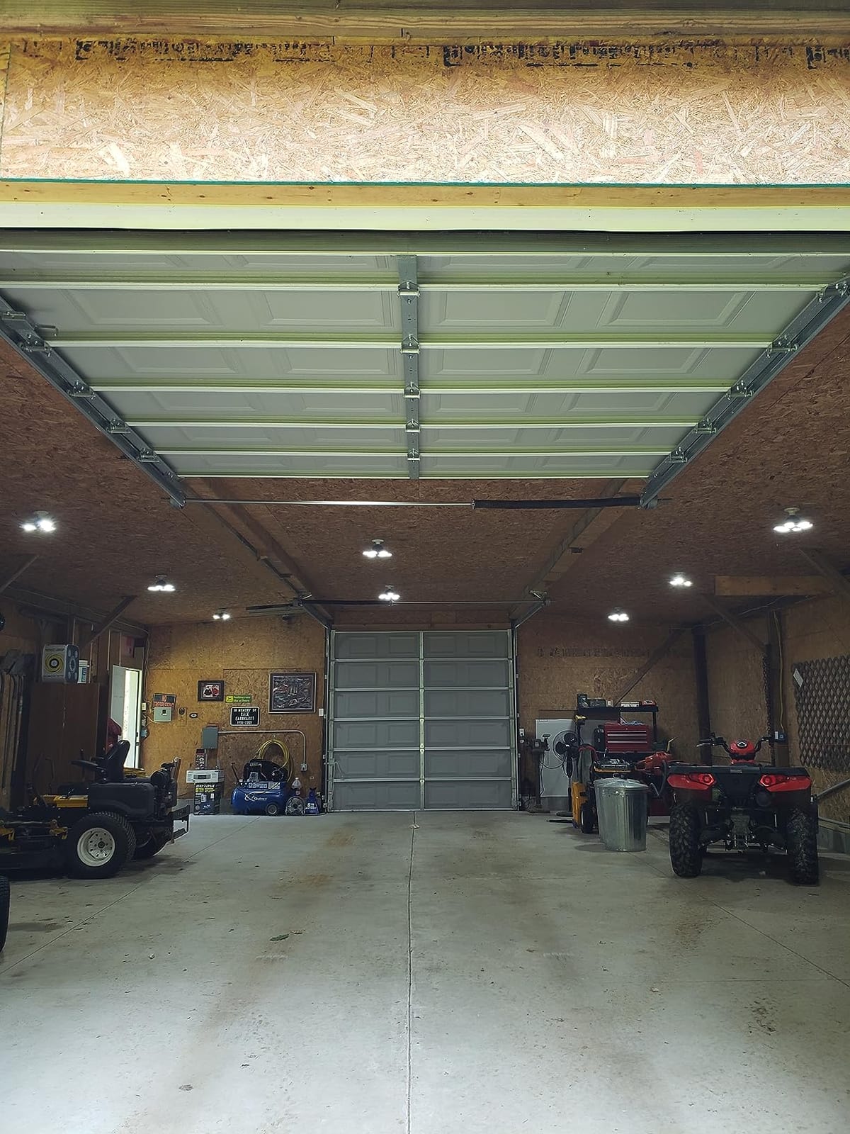 Luyata 2 Pack LED Garage Lights, 200W 20000LM 6500K Ceiling Light Fixtures customer photo 2