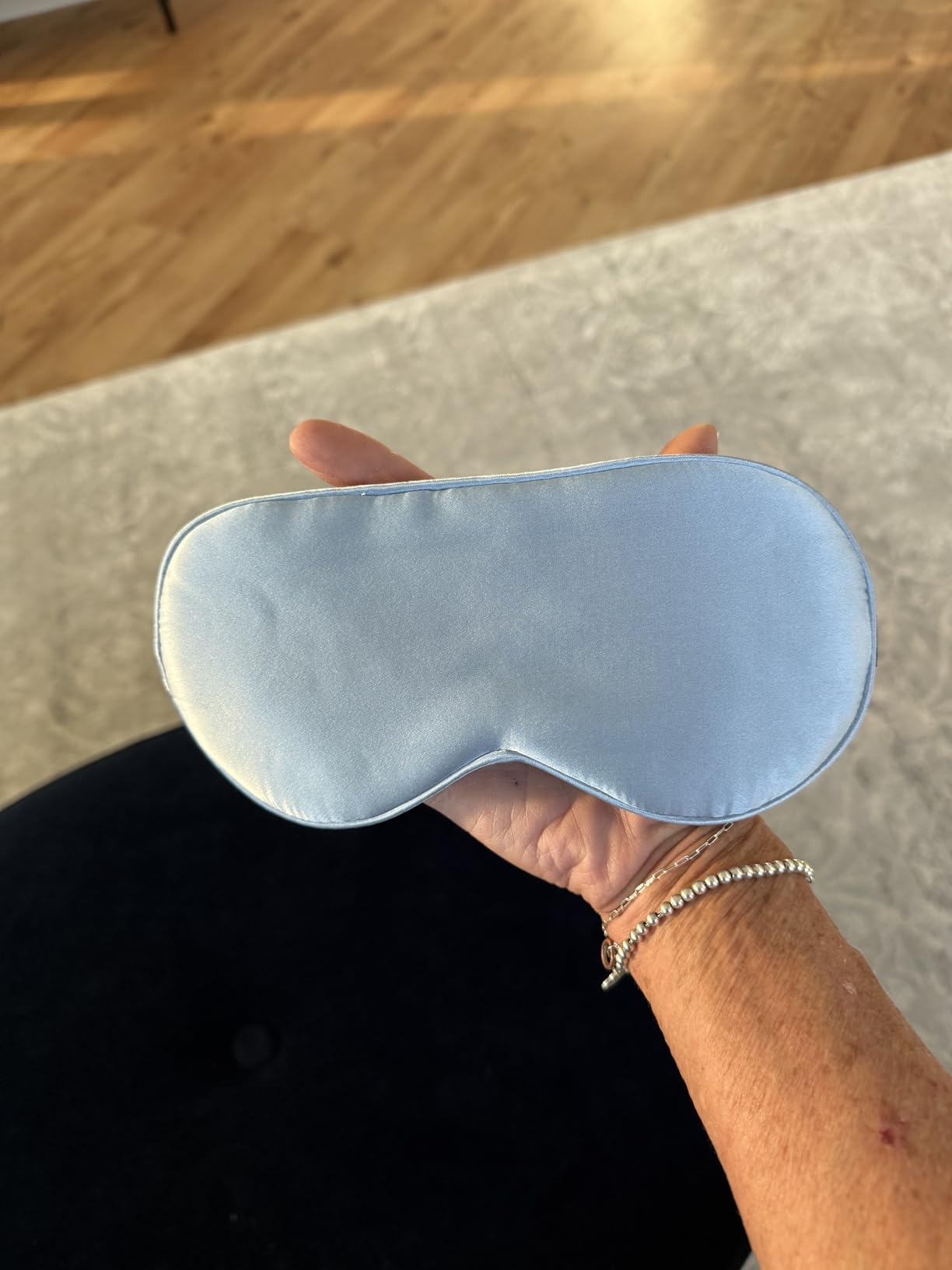 BeeVines 100% Mulberry Silk Sleep Mask, Light Blocking Eye Masks (2 Packs) customer photo 1