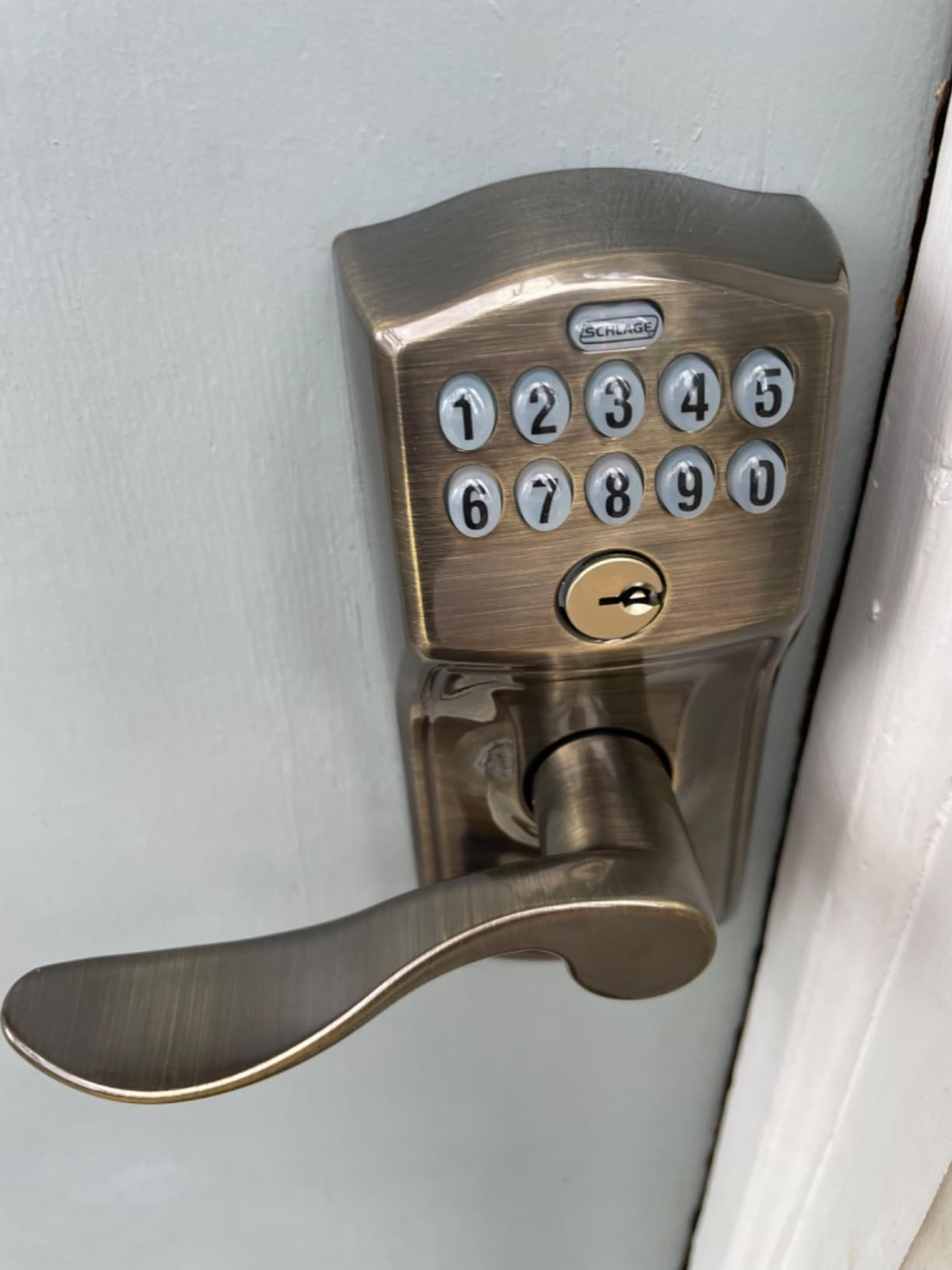 Schlage Electronic Keypad Lock, Lever Handle, Camelot Trim, Matte Black customer photo 1