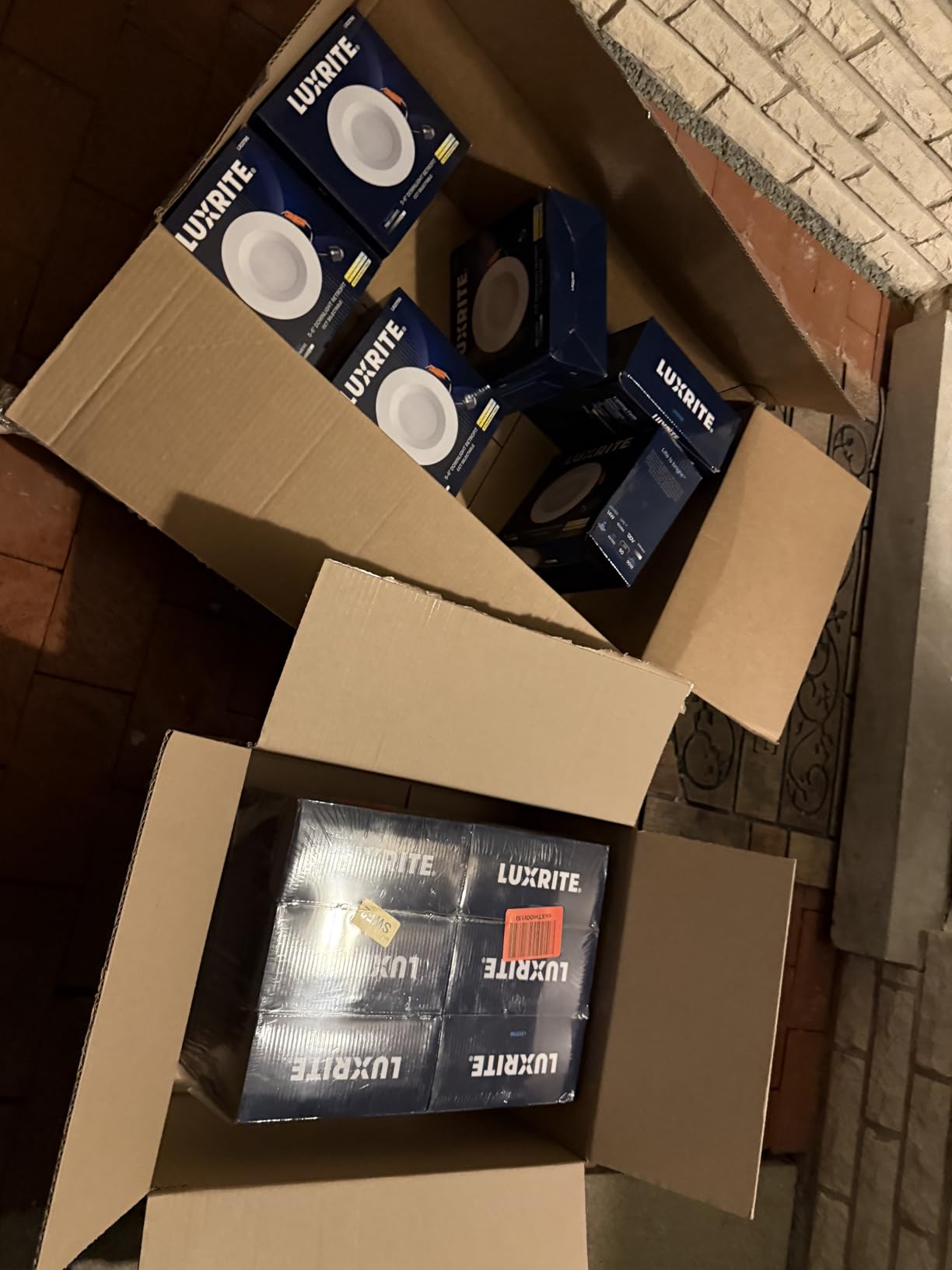LUXRITE 5/6 Inch LED Recessed Retrofit Downlight, 14W=90W, 1100 LM (4 Pack) customer photo 2